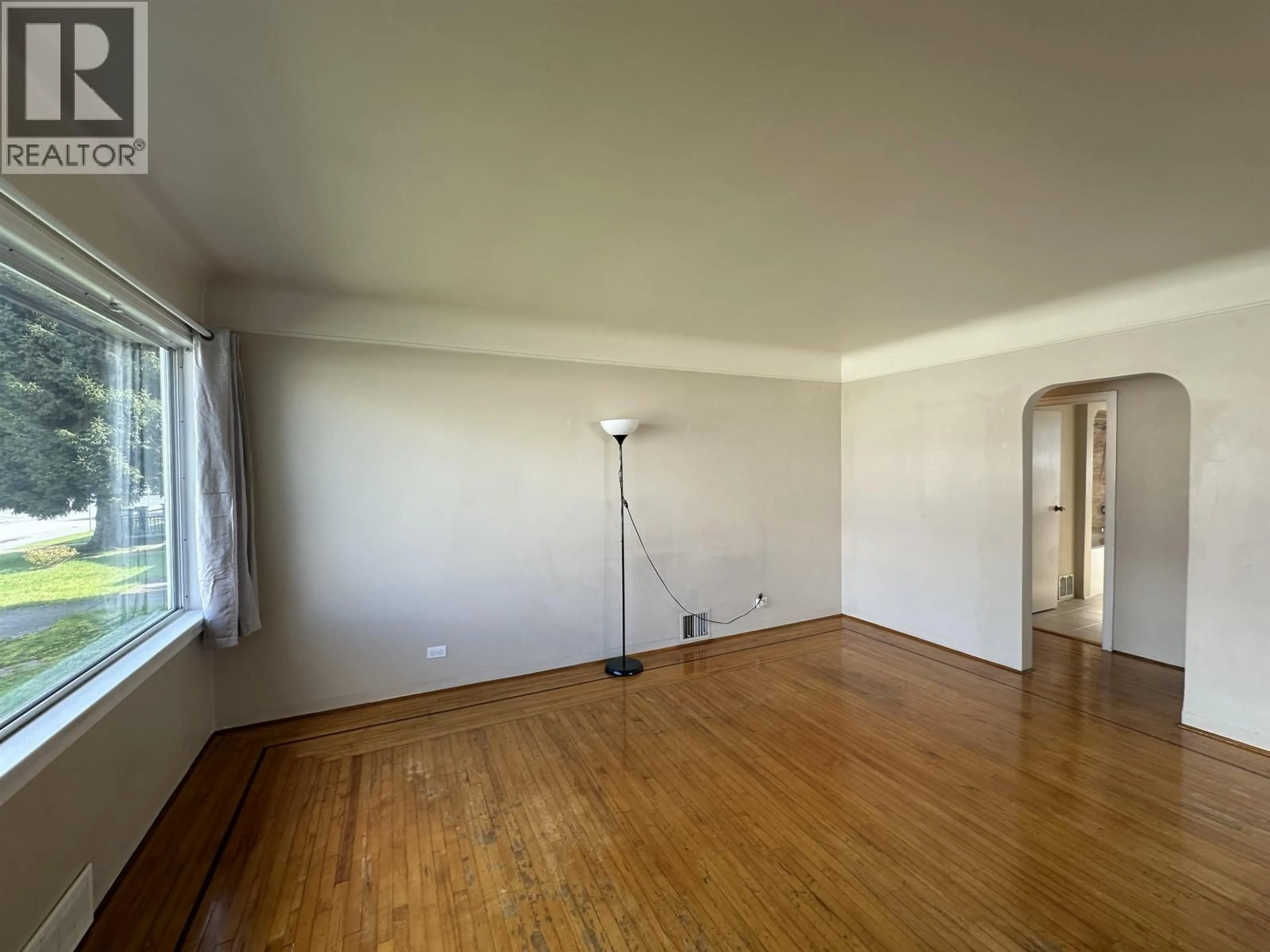 A pic of a room for 4472 TRIUMPH STREET, Burnaby British Columbia V5C1Z9