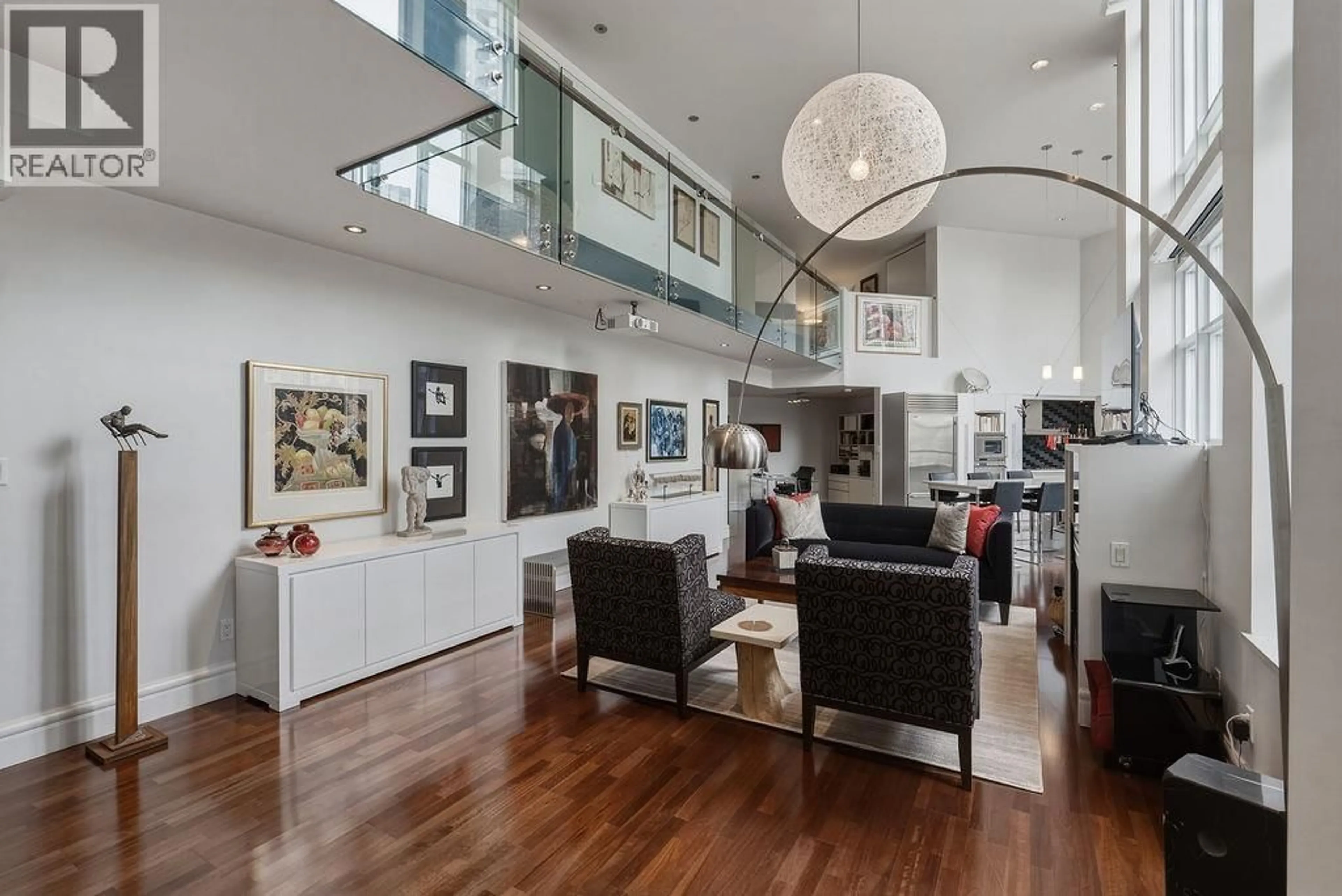 Indoor foyer for 401 - 988 RICHARDS STREET, Vancouver British Columbia V6B8R2