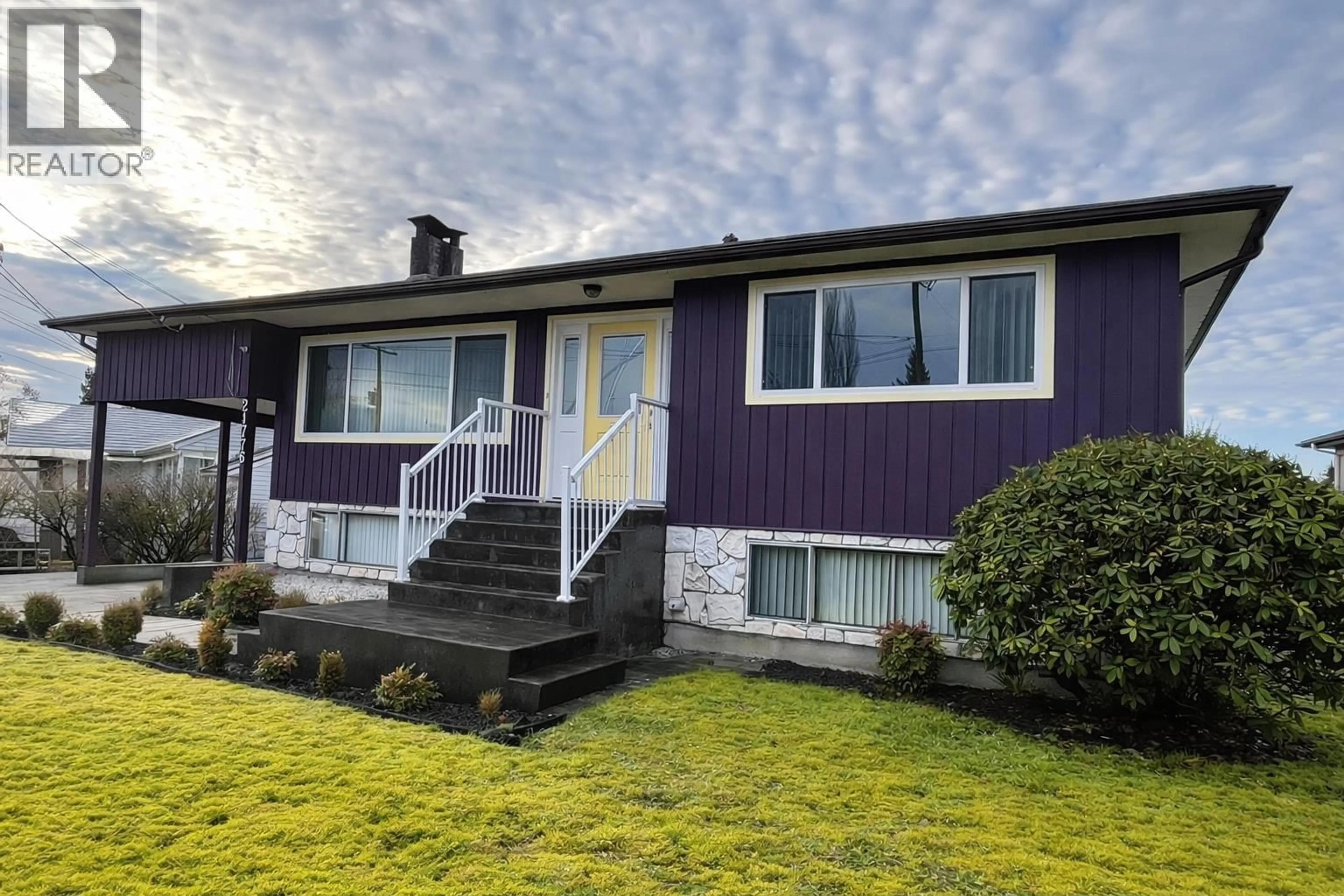 Home with vinyl exterior material, street for 21776 MOUNTAINVIEW CRESCENT, Maple Ridge British Columbia V2X3V1