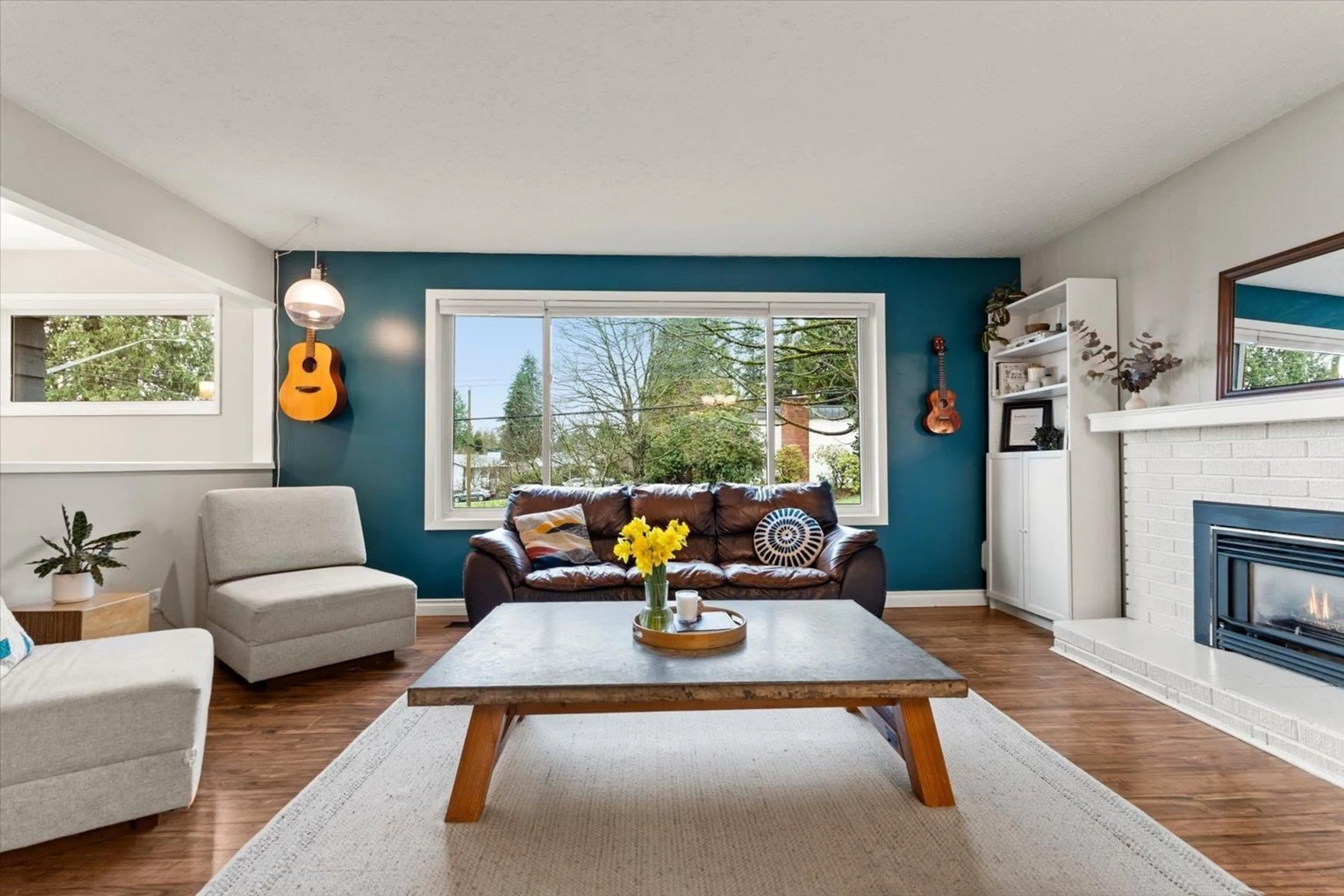 Living room with furniture, unknown for 8054 BROWN CRESCENT, Mission British Columbia V2V4K5