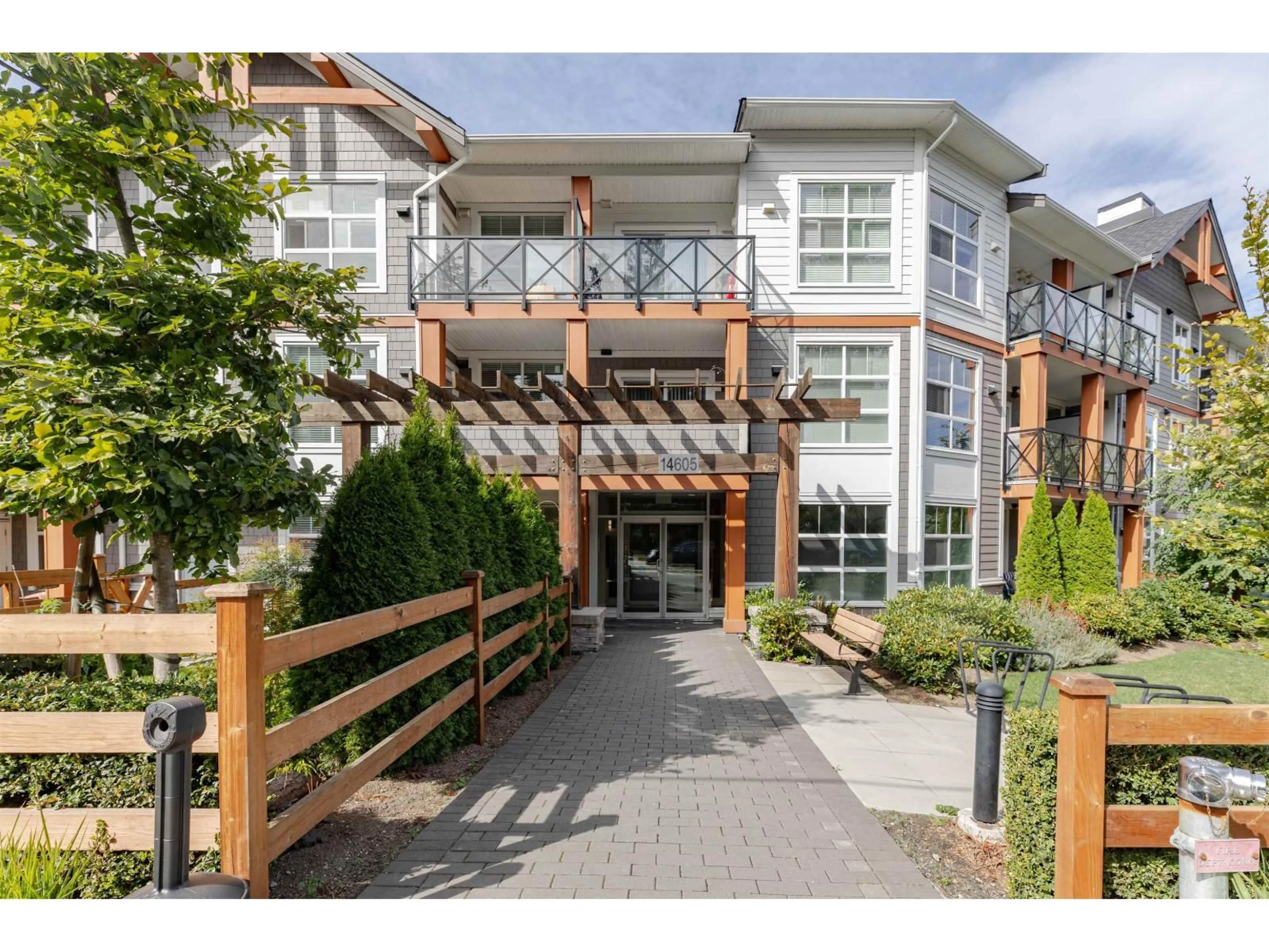 Unknown for 303 - 14605 MCDOUGALL DRIVE, Surrey British Columbia V4P0G7