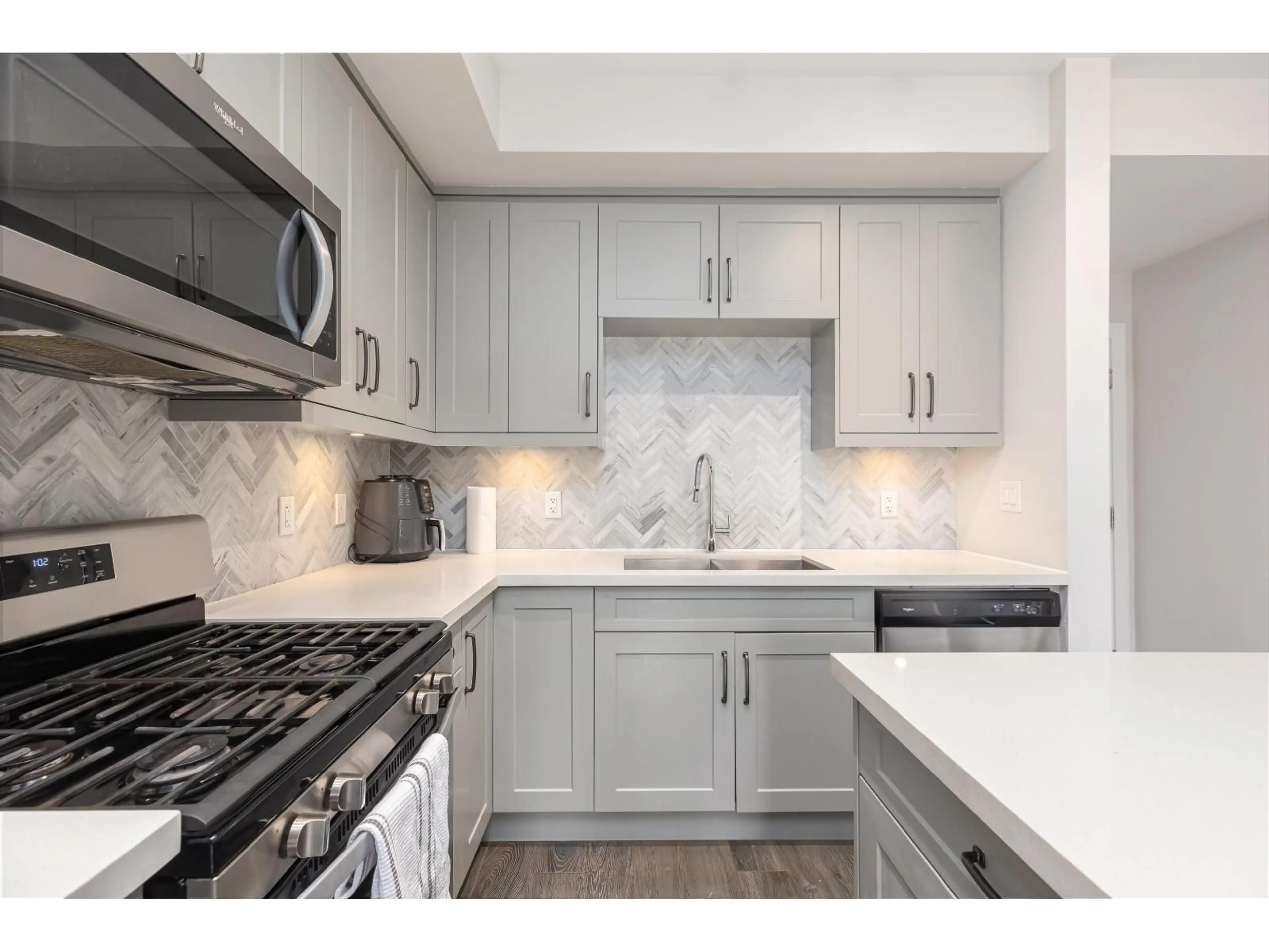 Unknown for 303 - 14605 MCDOUGALL DRIVE, Surrey British Columbia V4P0G7