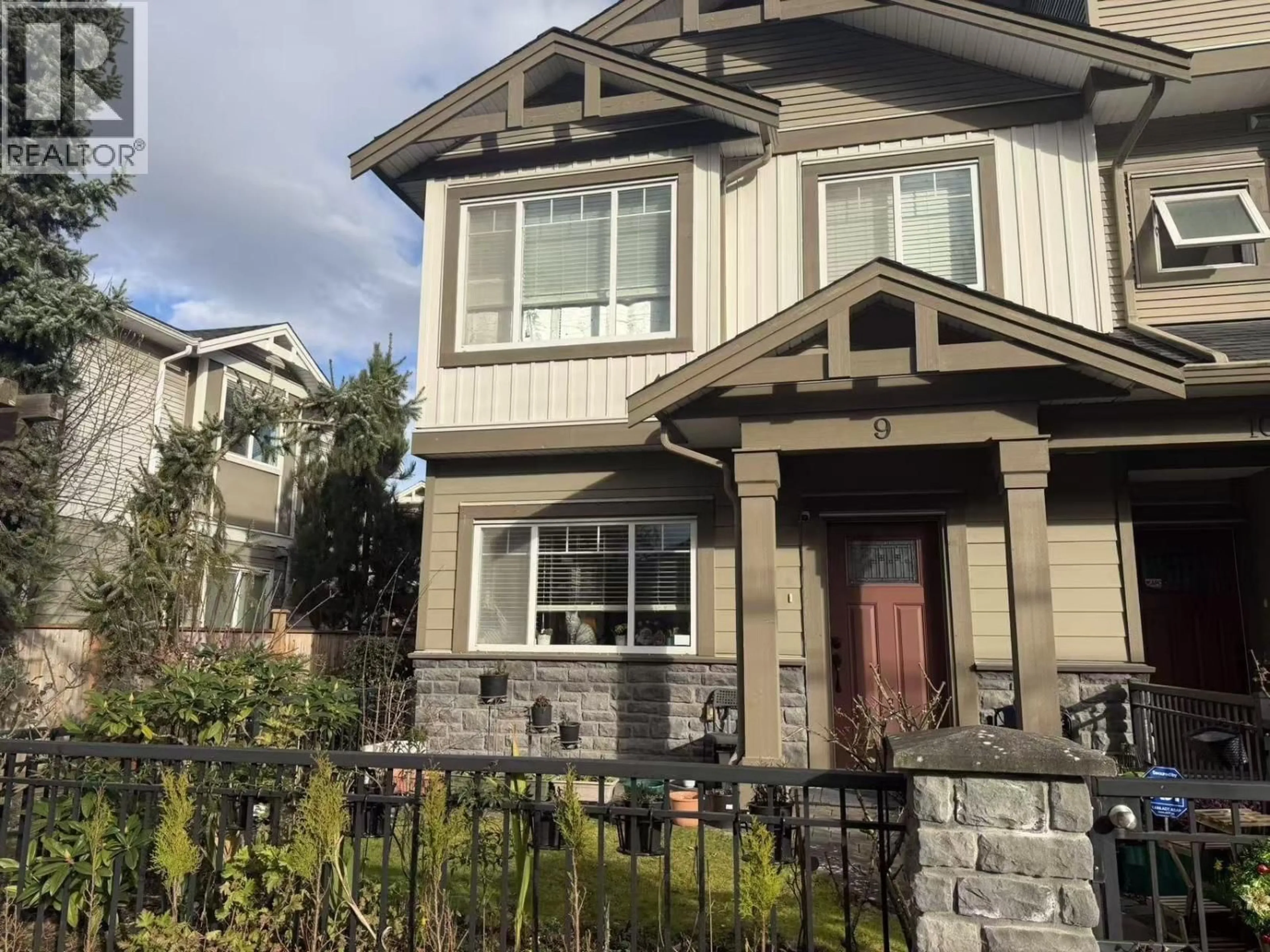 Home with vinyl exterior material, street for 9 - 9100 NO. 3 ROAD, Richmond British Columbia V7A1V9