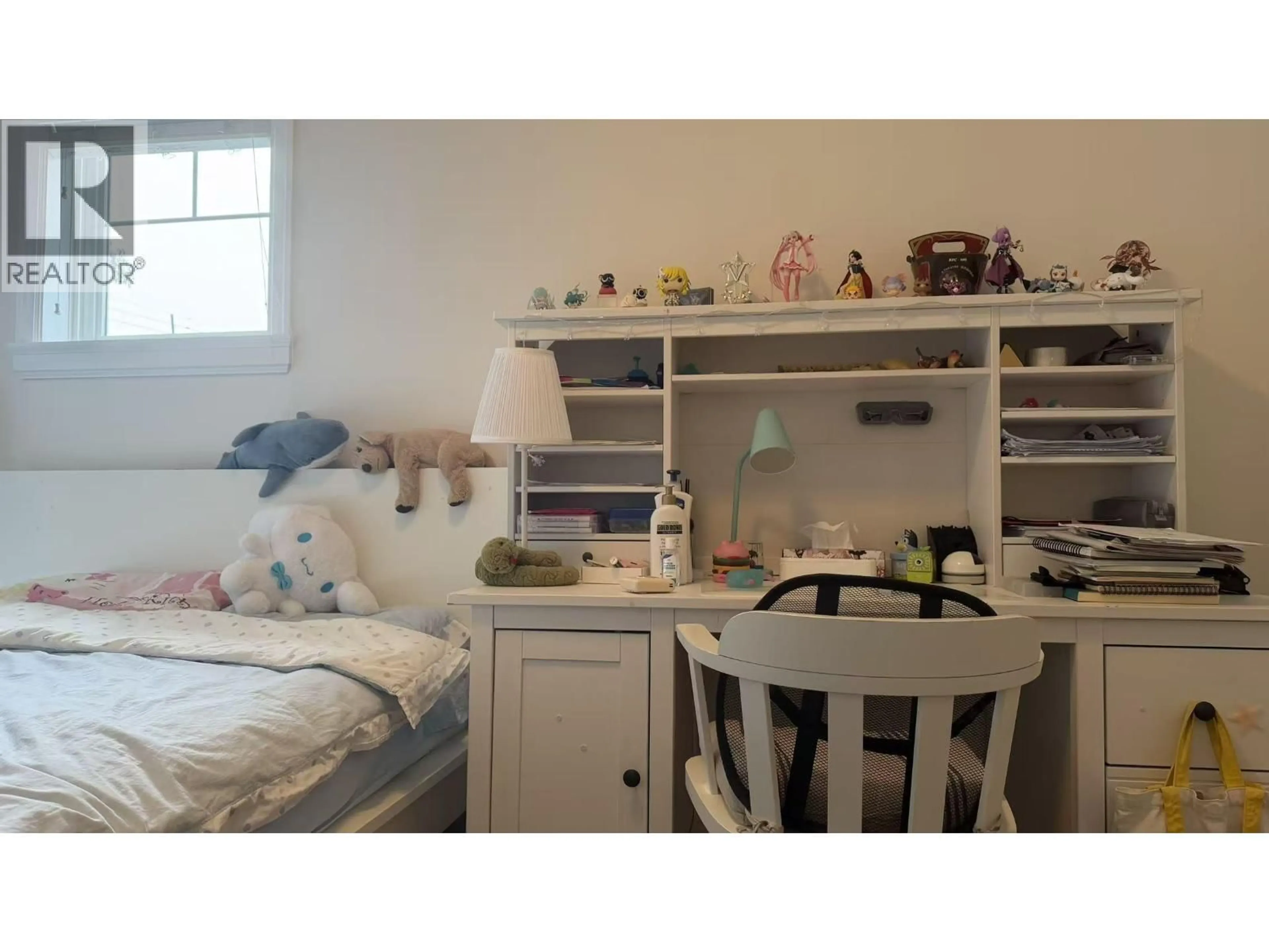 A pic of a room for 9 - 9100 NO. 3 ROAD, Richmond British Columbia V7A1V9