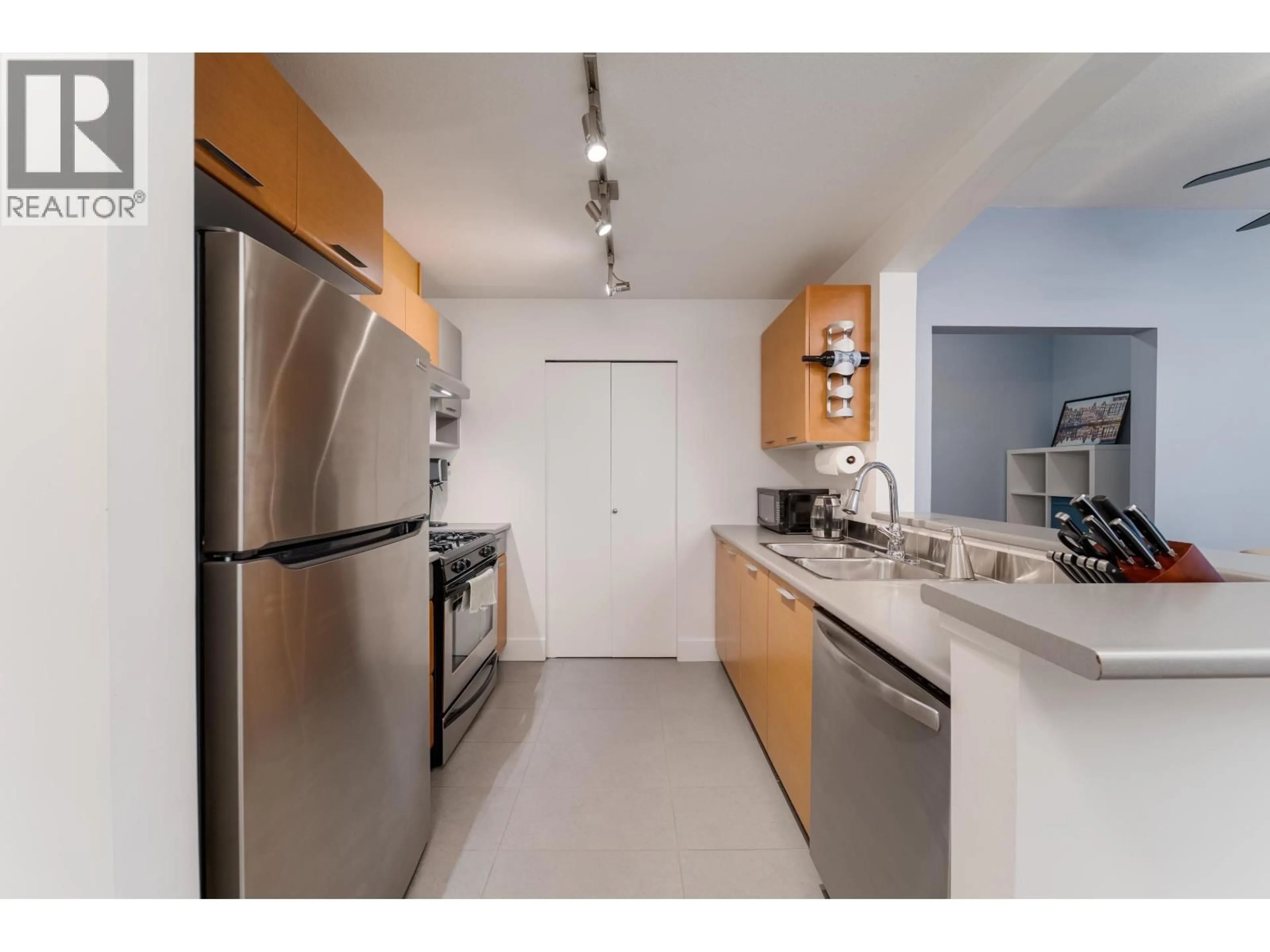 Standard kitchen, unknown for 322 - 6033 KATSURA STREET, Richmond British Columbia V6Y0B3