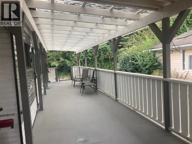 247 TOMAHAWK AVENUE, West Vancouver 4