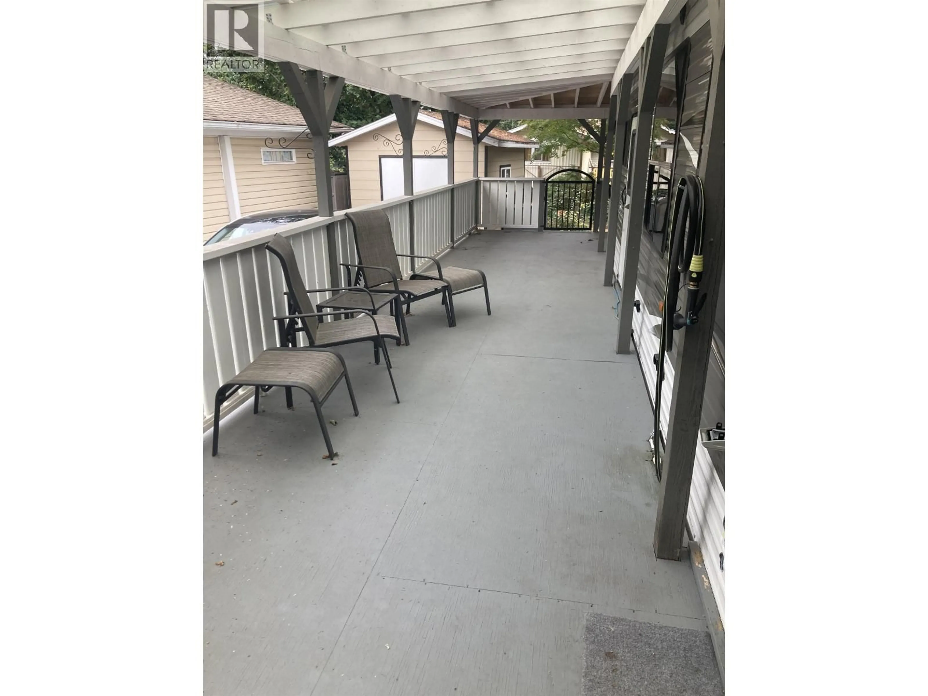 Patio, street for 247 TOMAHAWK AVENUE, West Vancouver British Columbia V7P1C4