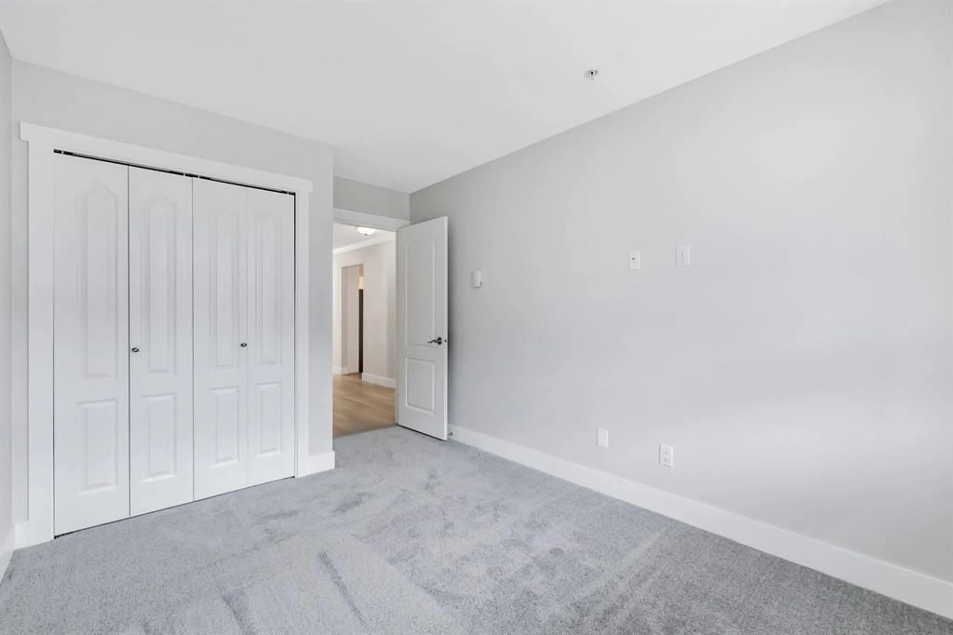 Unknown for 310 - 14965 MARINE DRIVE, White Rock British Columbia V4B1C3