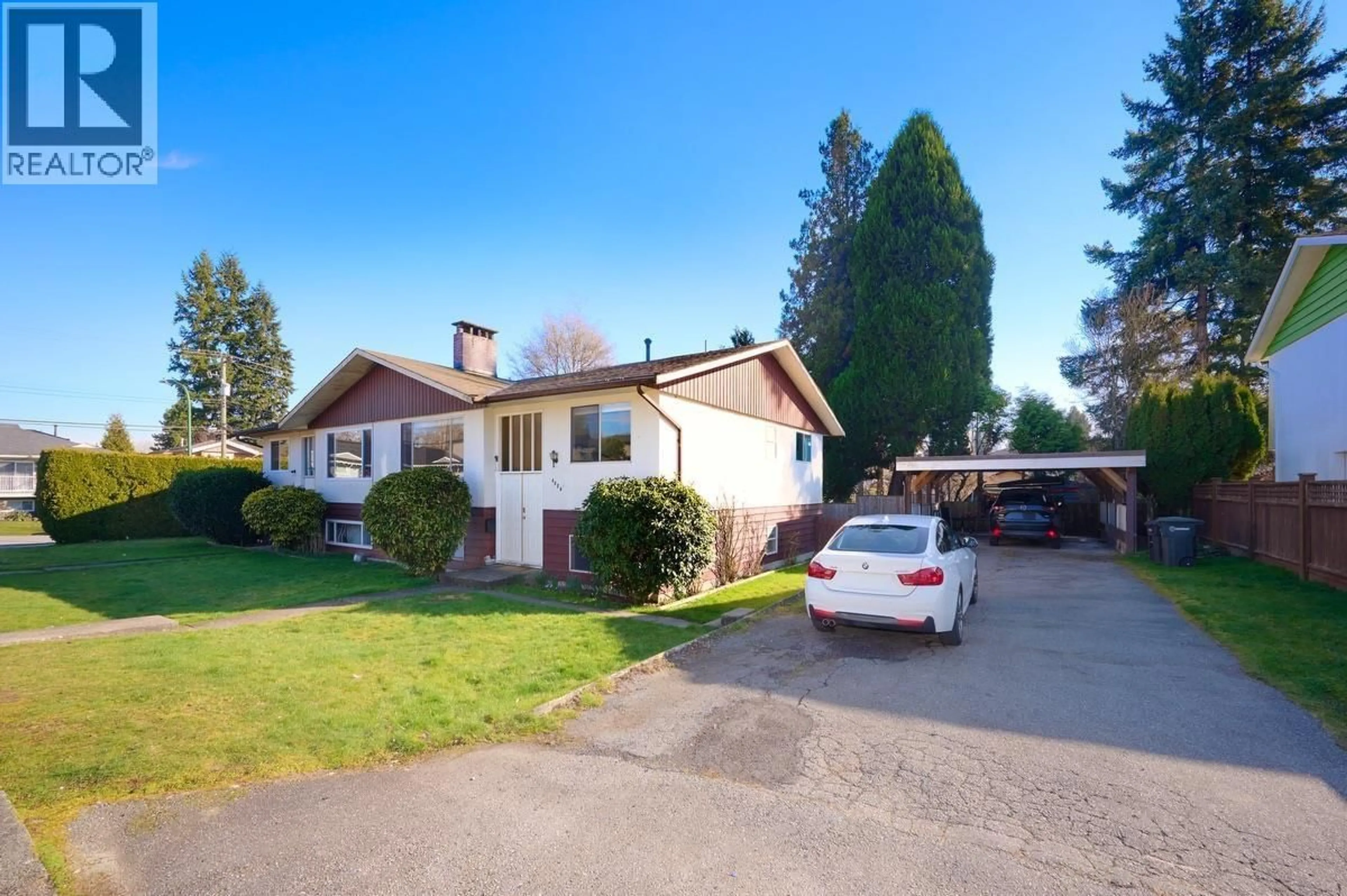 A pic from outside/outdoor area/front of a property/back of a property/a pic from drone, street for 4086/ - 4088 LISTER COURT, Burnaby British Columbia V5G2C2