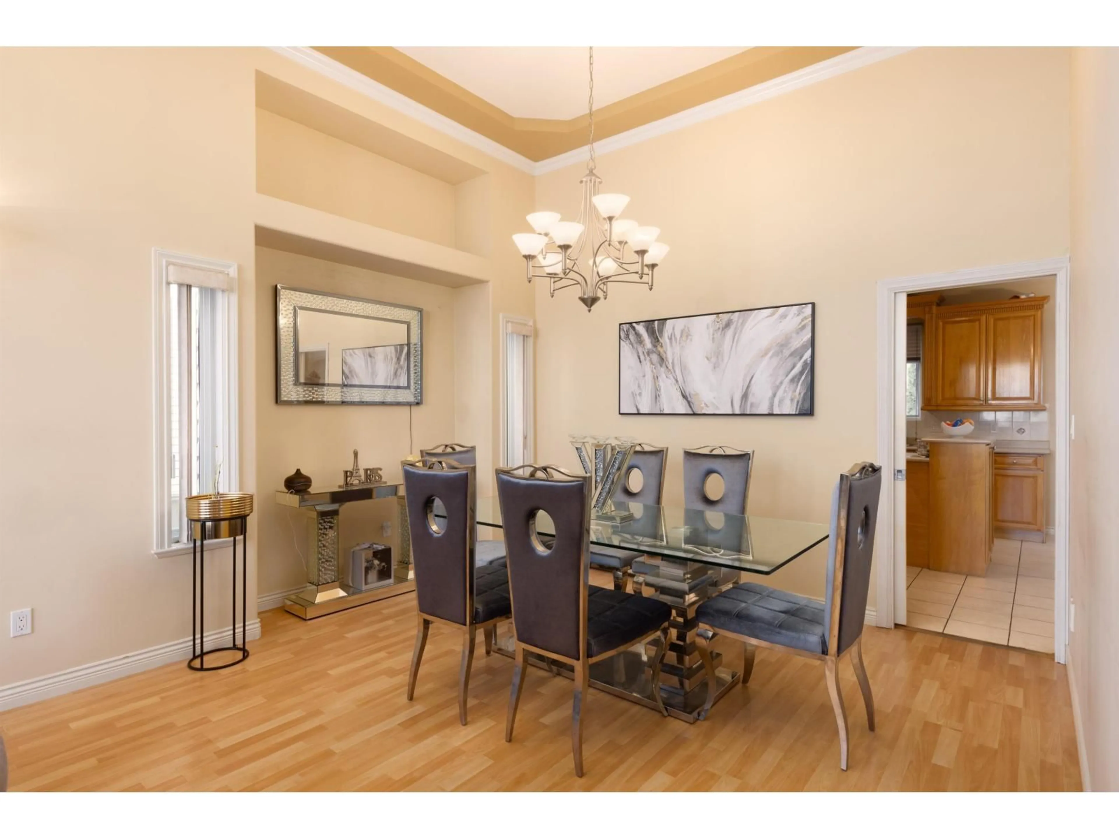Dining room, wood/laminate floor for 6761 145A STREET, Surrey British Columbia V3S0T2