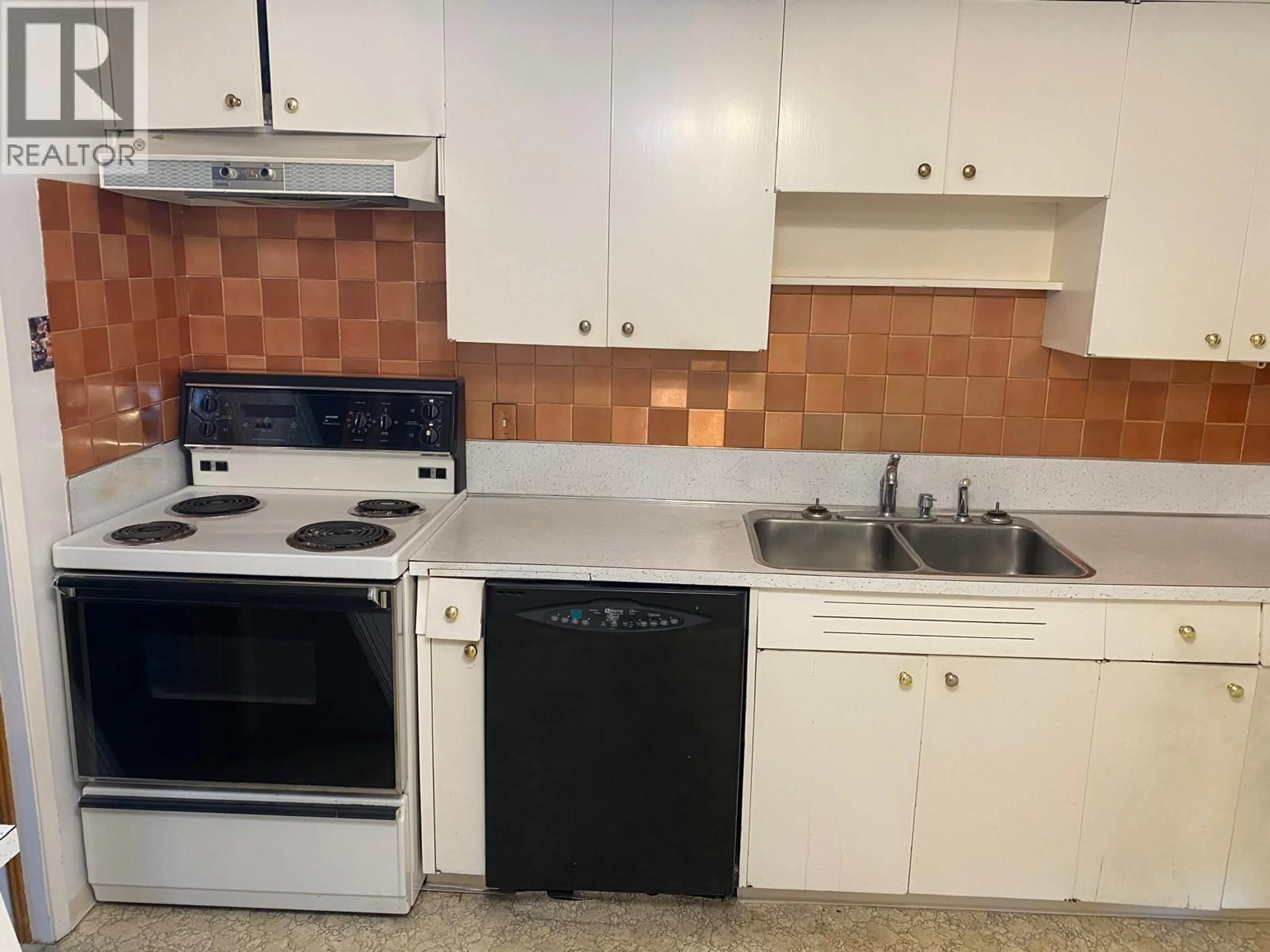 Standard kitchen, unknown for 2130 CRAIGEN AVENUE, Coquitlam British Columbia V3K1W6