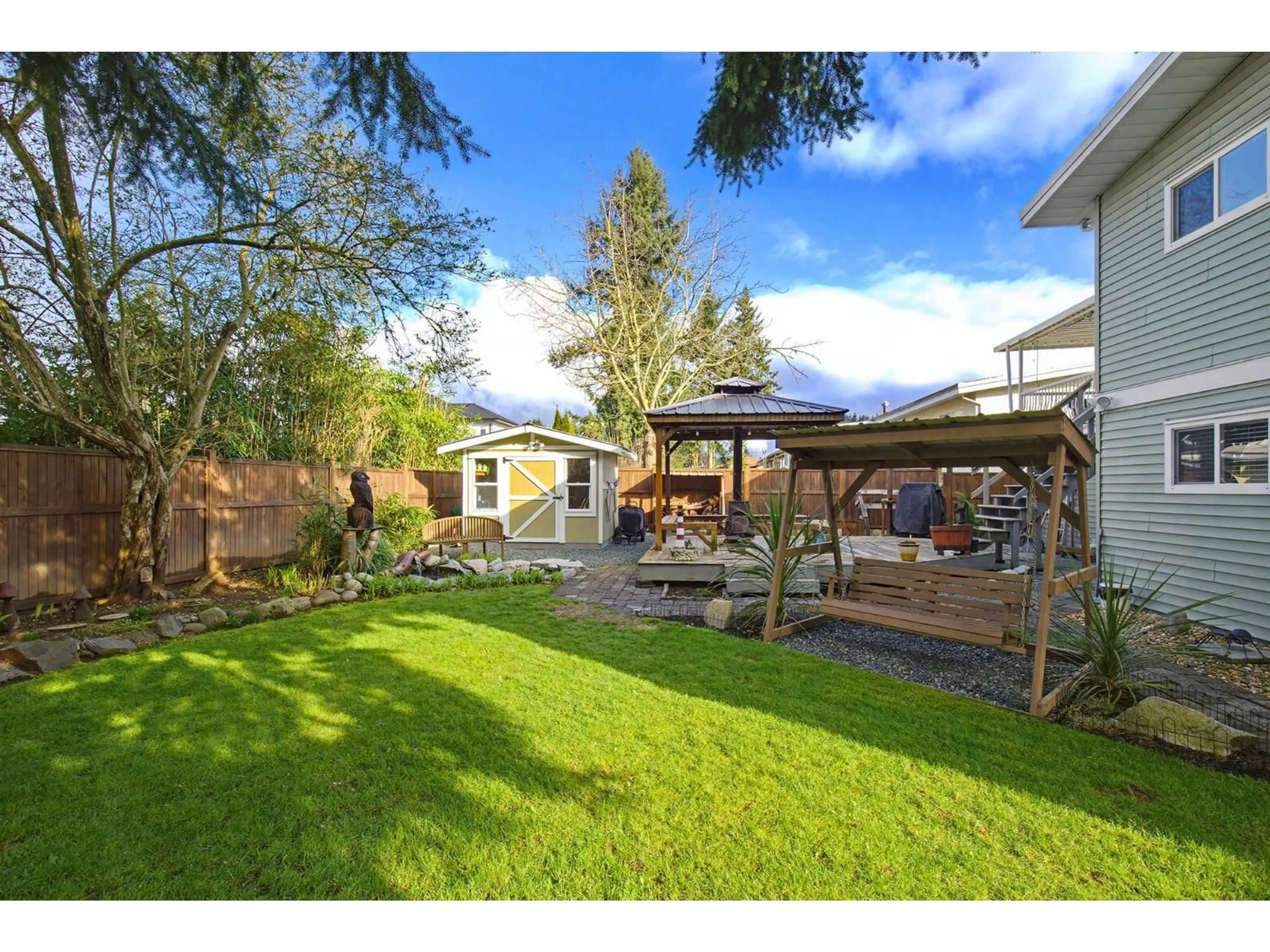 A pic from outside/outdoor area/front of a property/back of a property/a pic from drone, unknown for 7523 MAY STREET, Mission British Columbia V2V3C9