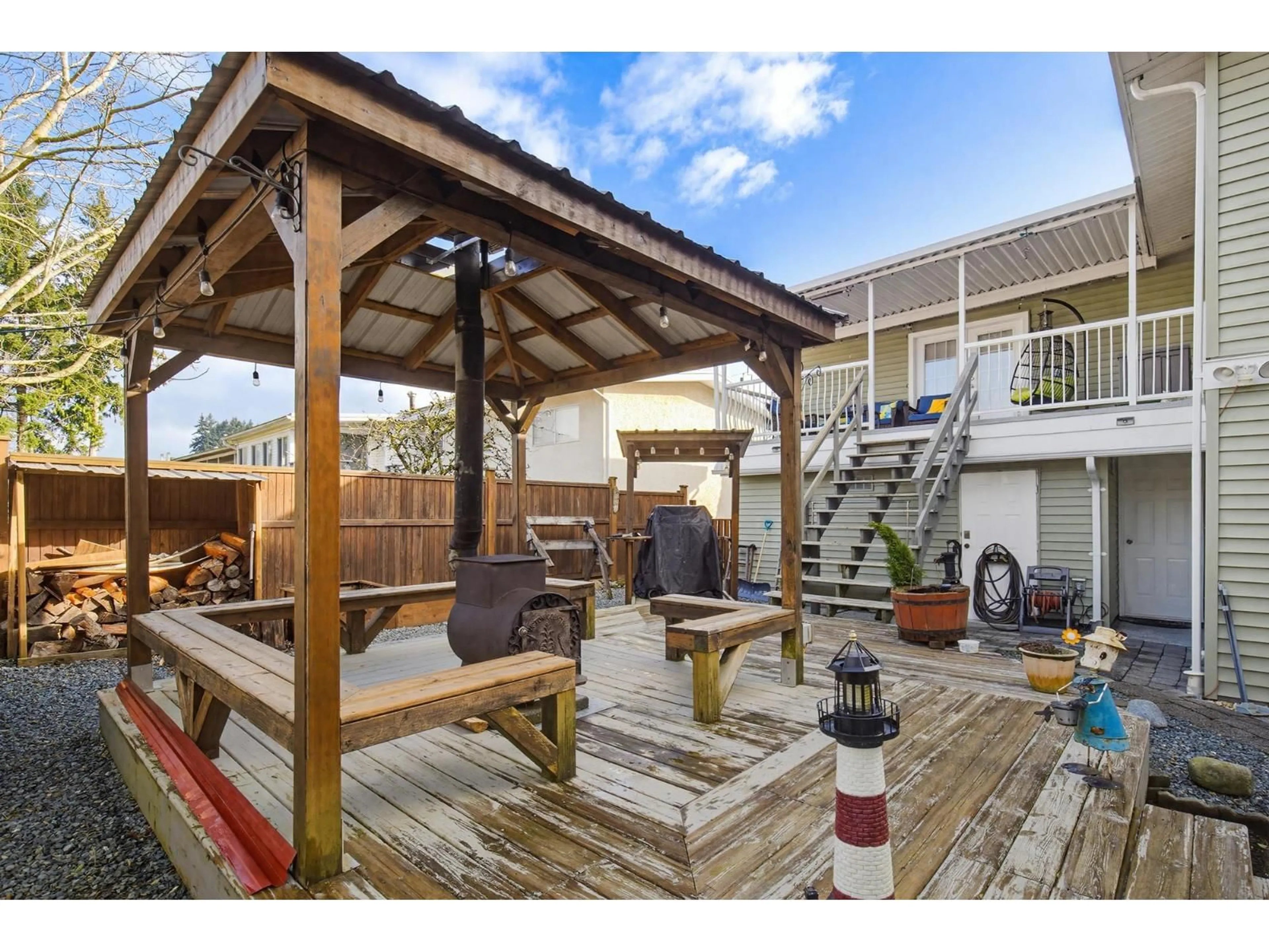 Patio, unknown for 7523 MAY STREET, Mission British Columbia V2V3C9