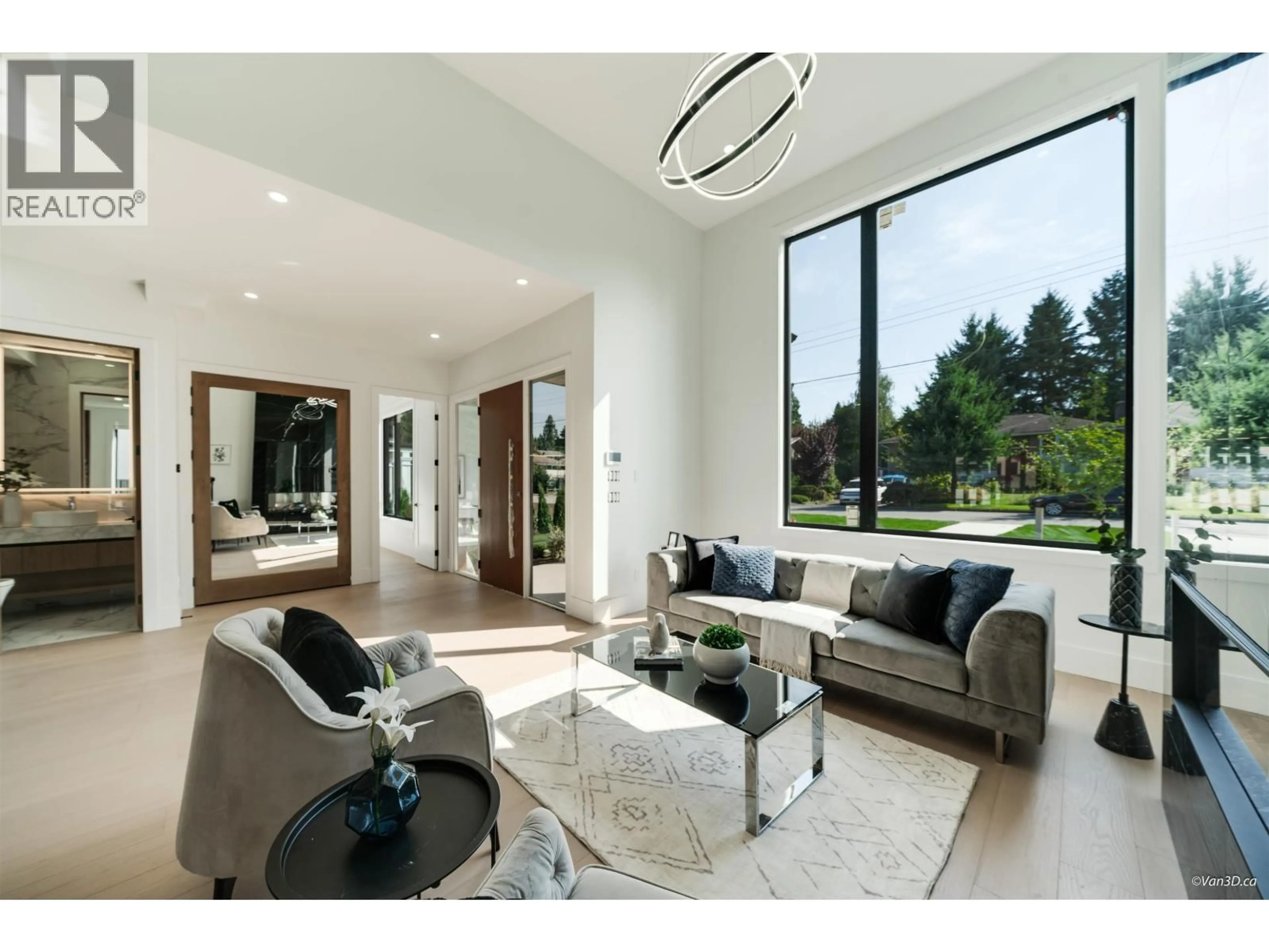 Living room with furniture, ceramic/tile floor for 817 CORNELL AVENUE, Coquitlam British Columbia V3J2Z3