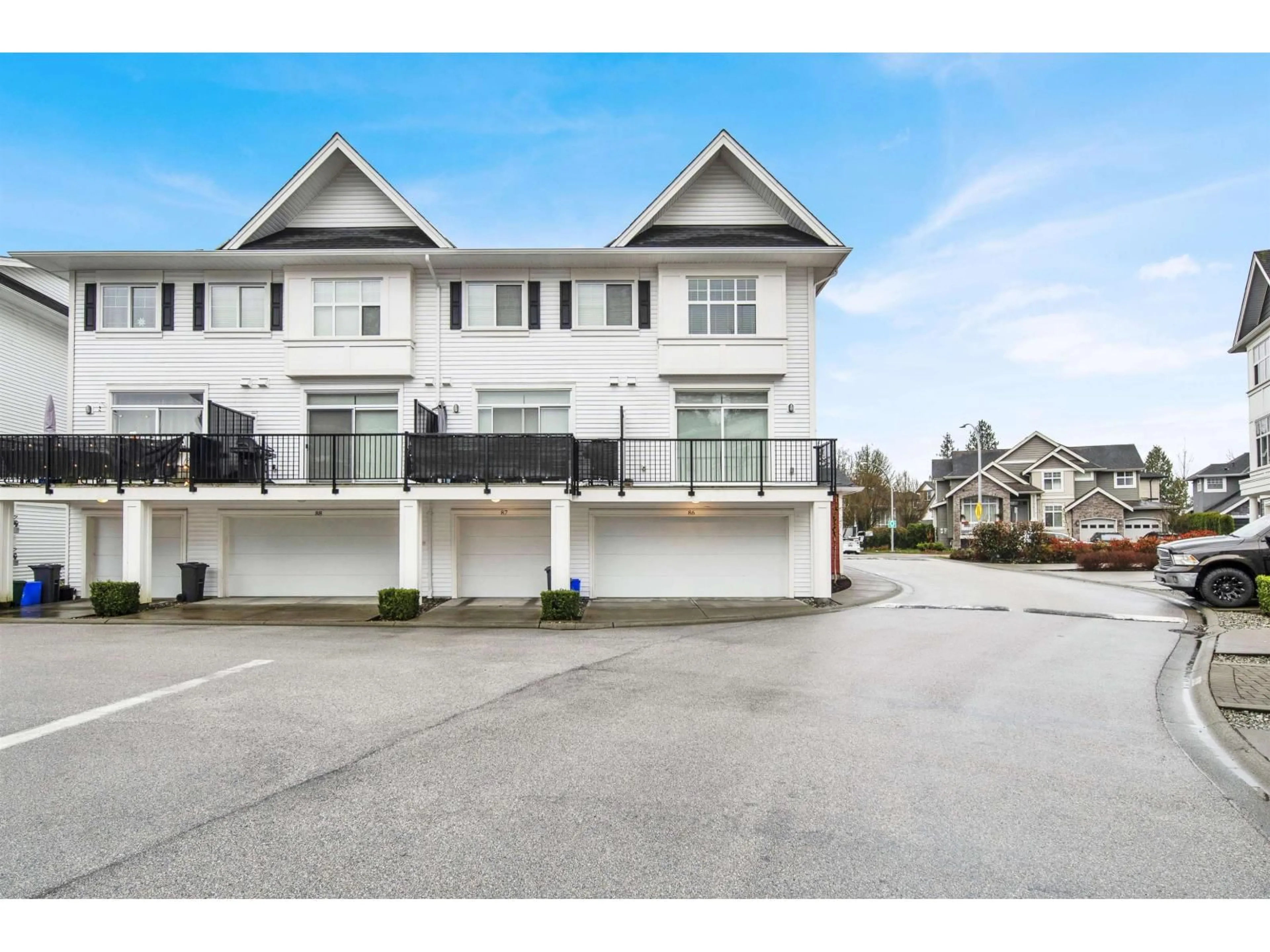 A pic from outside/outdoor area/front of a property/back of a property/a pic from drone, street for 86 - 27735 ROUNDHOUSE DRIVE, Abbotsford British Columbia V4X0B9