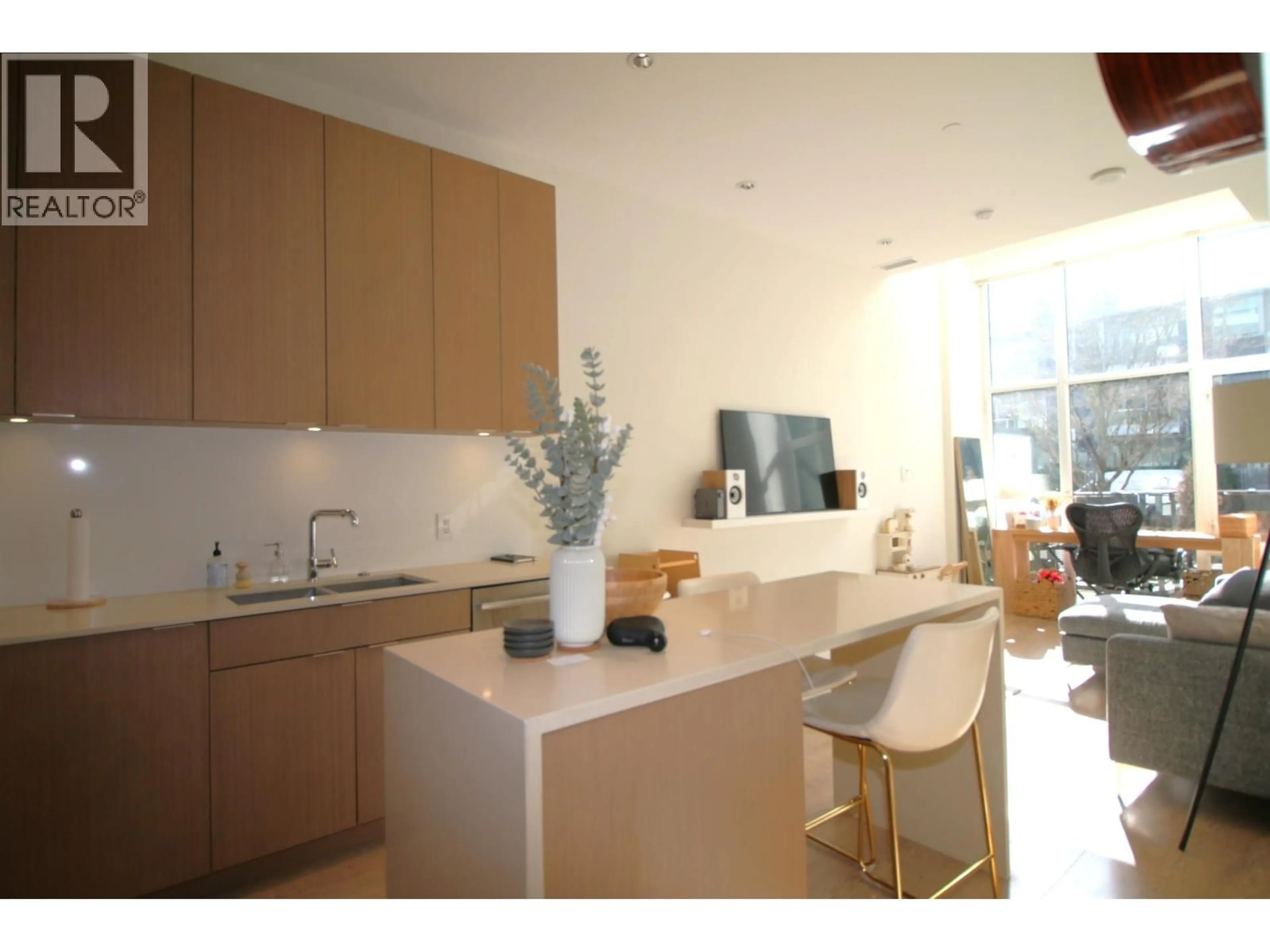 Unknown for 125 1ST AVENUE, Vancouver British Columbia V6A0E8