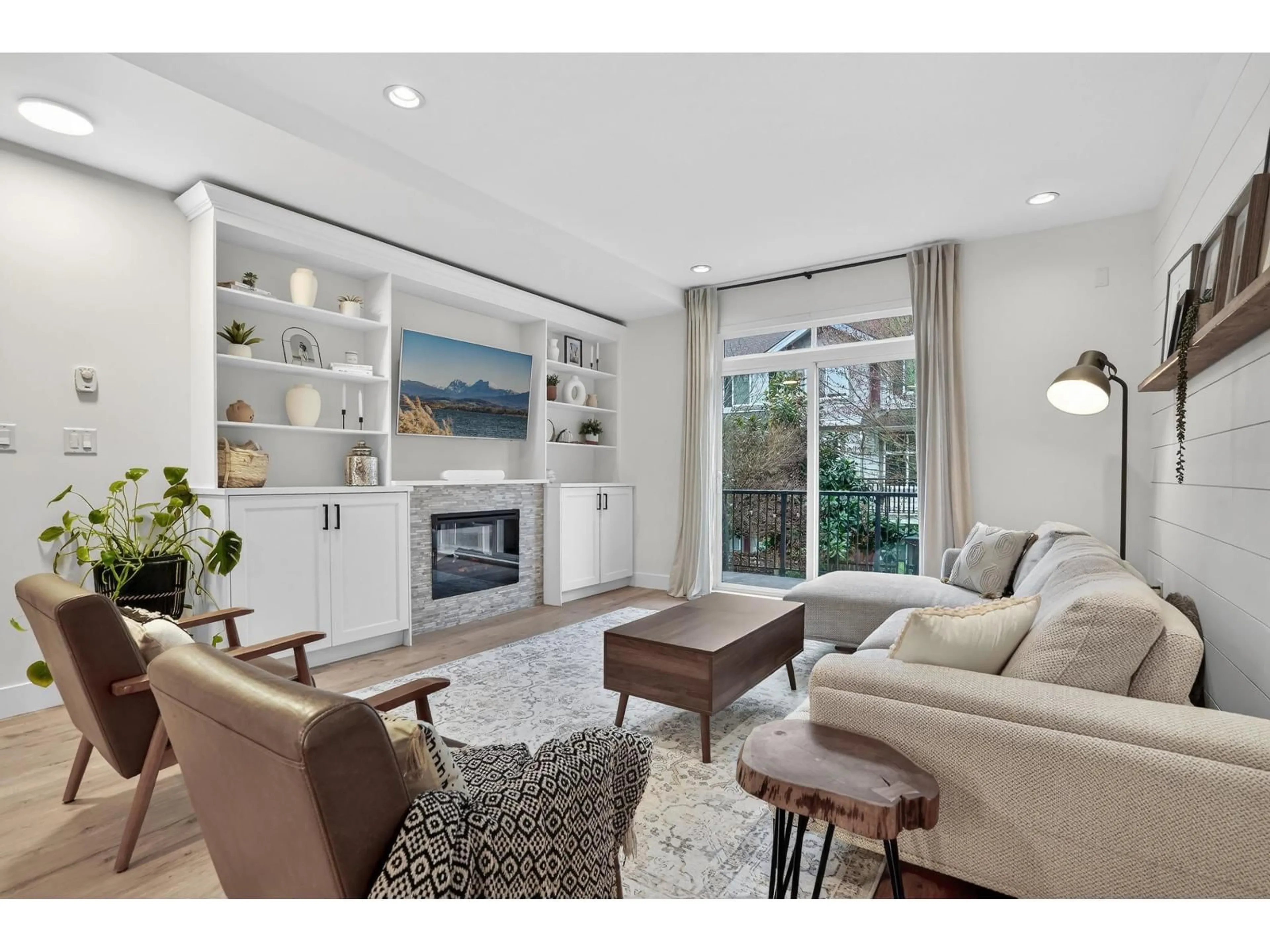 Living room with furniture, unknown for 33 - 3039 156 STREET, Surrey British Columbia V3Z6T5