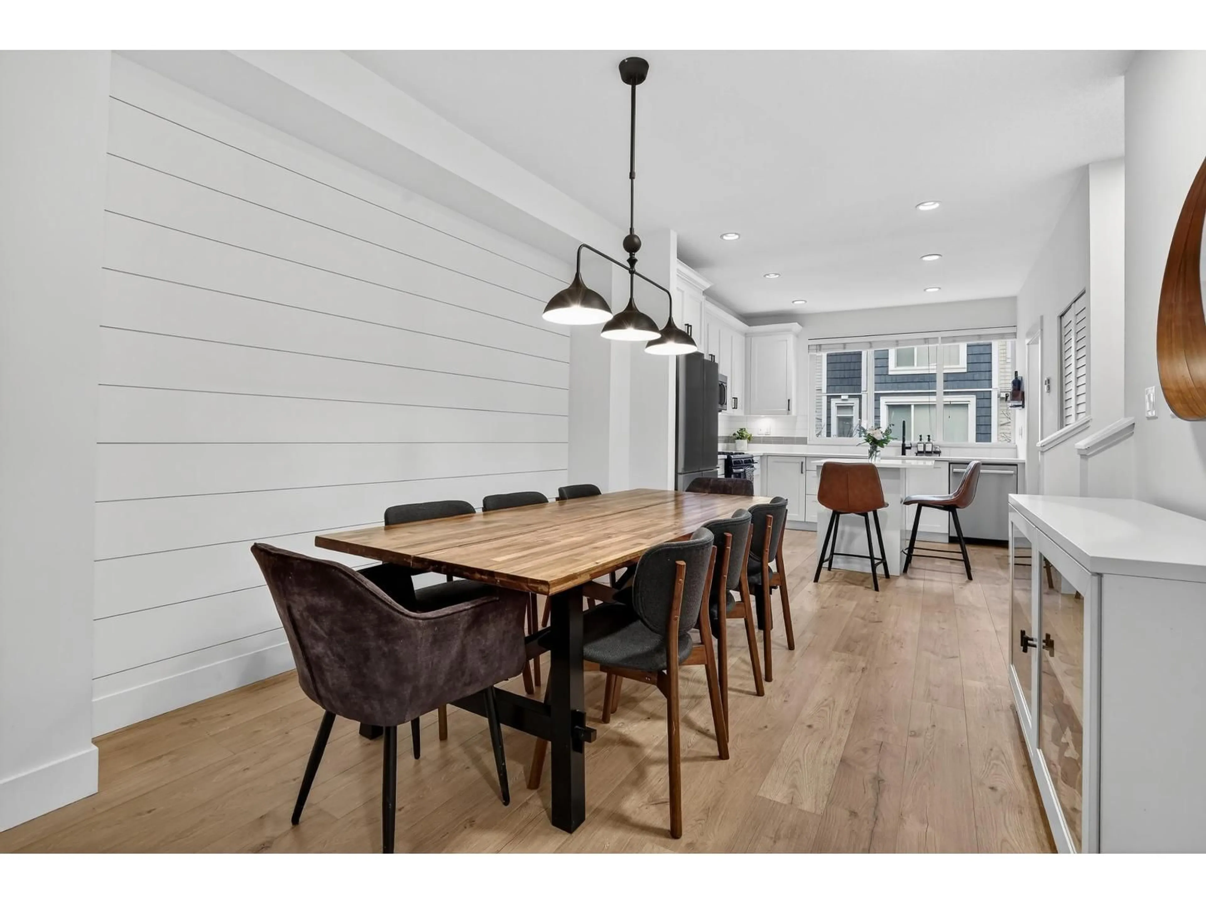 Dining room, wood/laminate floor for 33 - 3039 156 STREET, Surrey British Columbia V3Z6T5