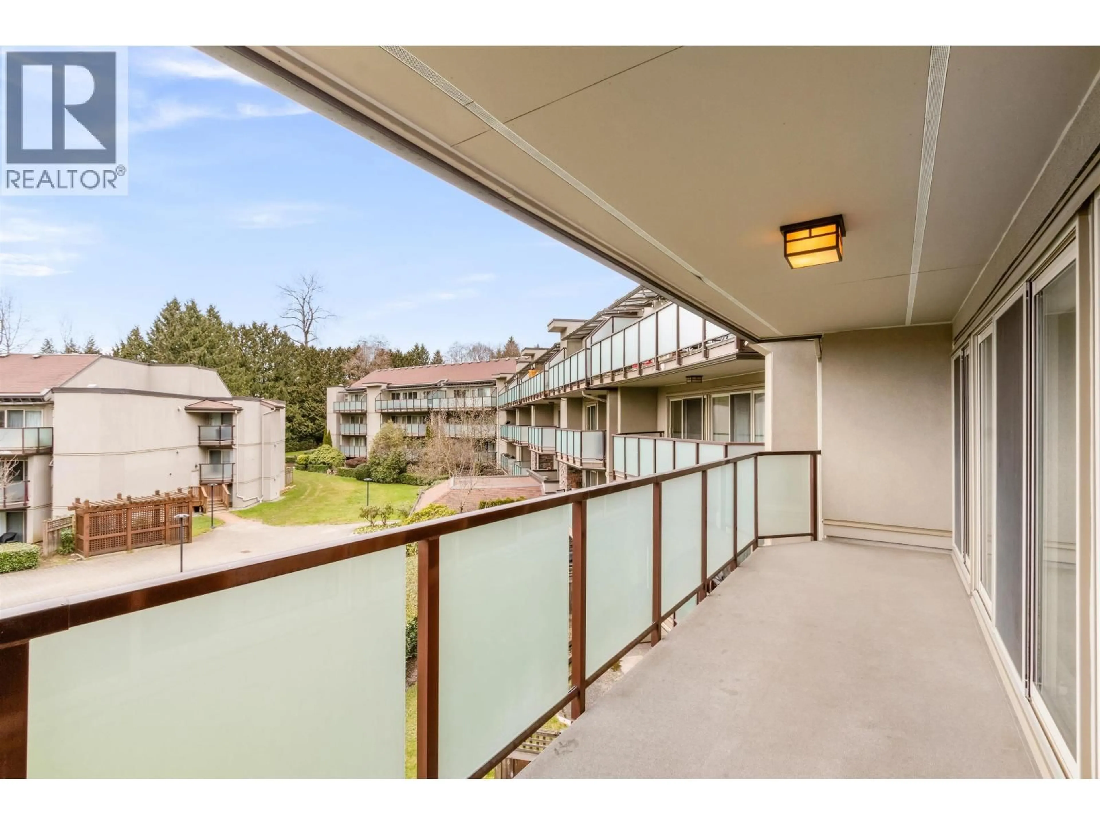 Patio, unknown for 324 - 4373 HALIFAX STREET, Burnaby British Columbia V5C5Z2