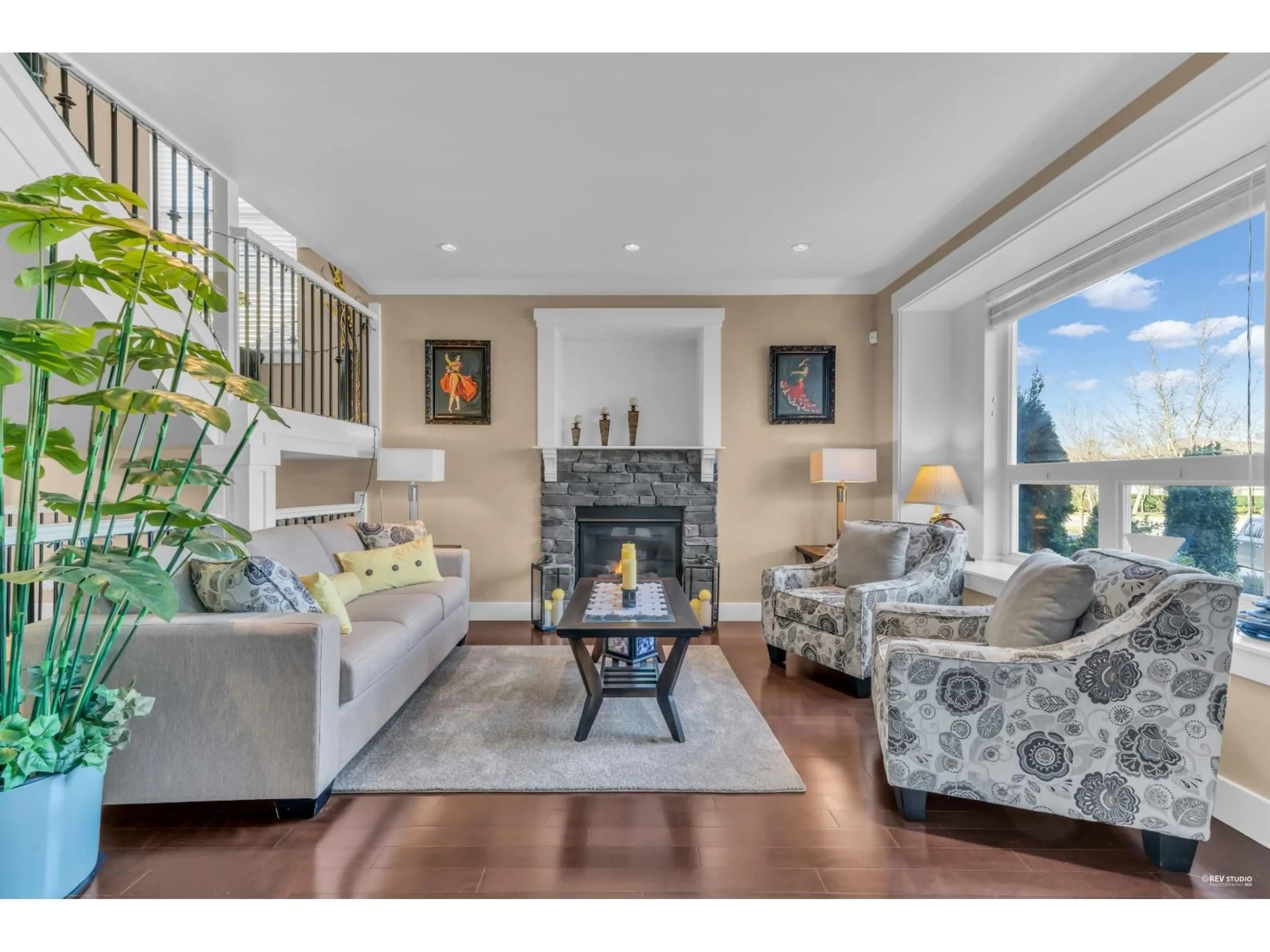 Living room with furniture, unknown for 16238 25 AVENUE, Surrey British Columbia V3Z6S1