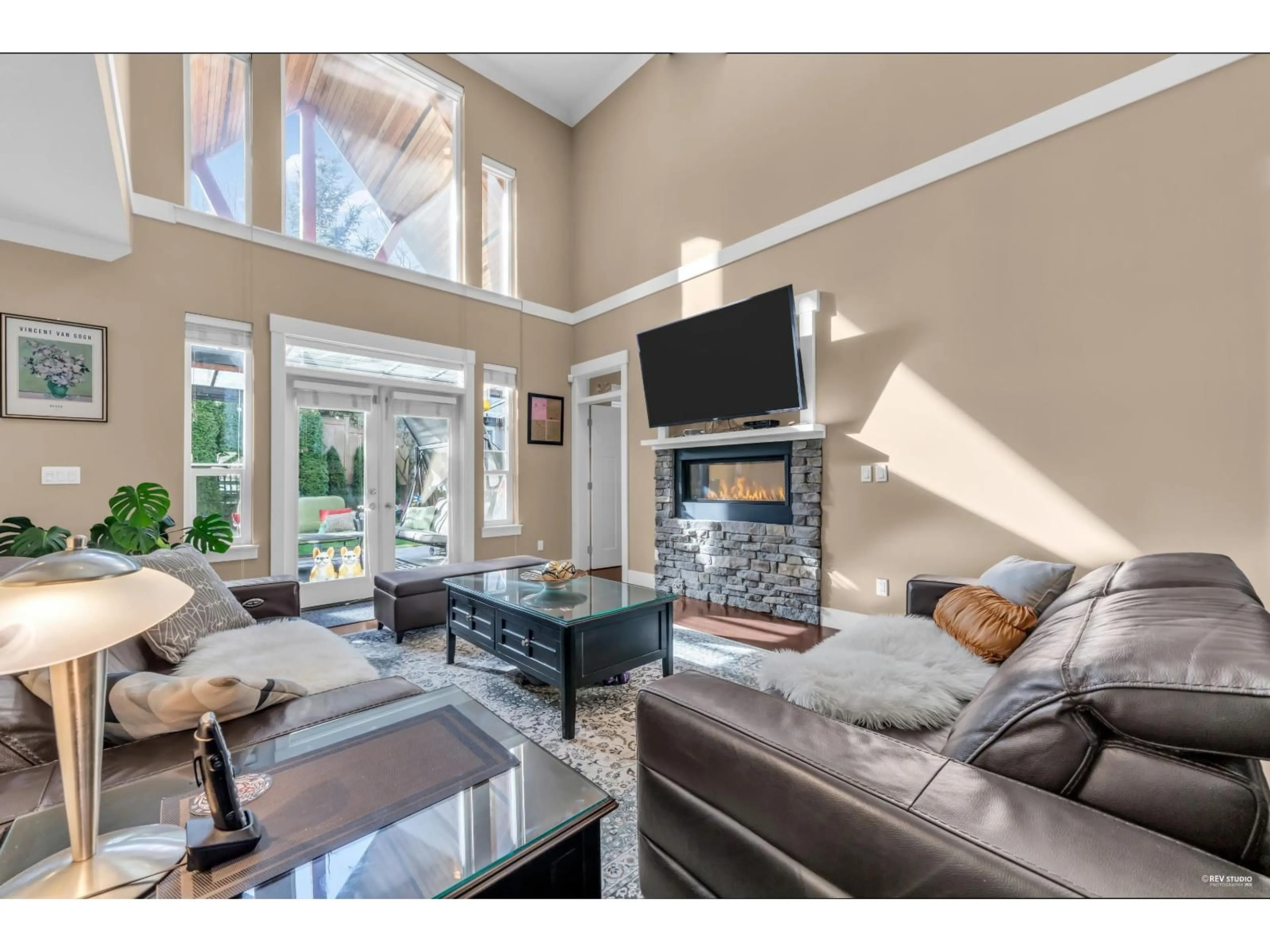 Living room with furniture, unknown for 16238 25 AVENUE, Surrey British Columbia V3Z6S1