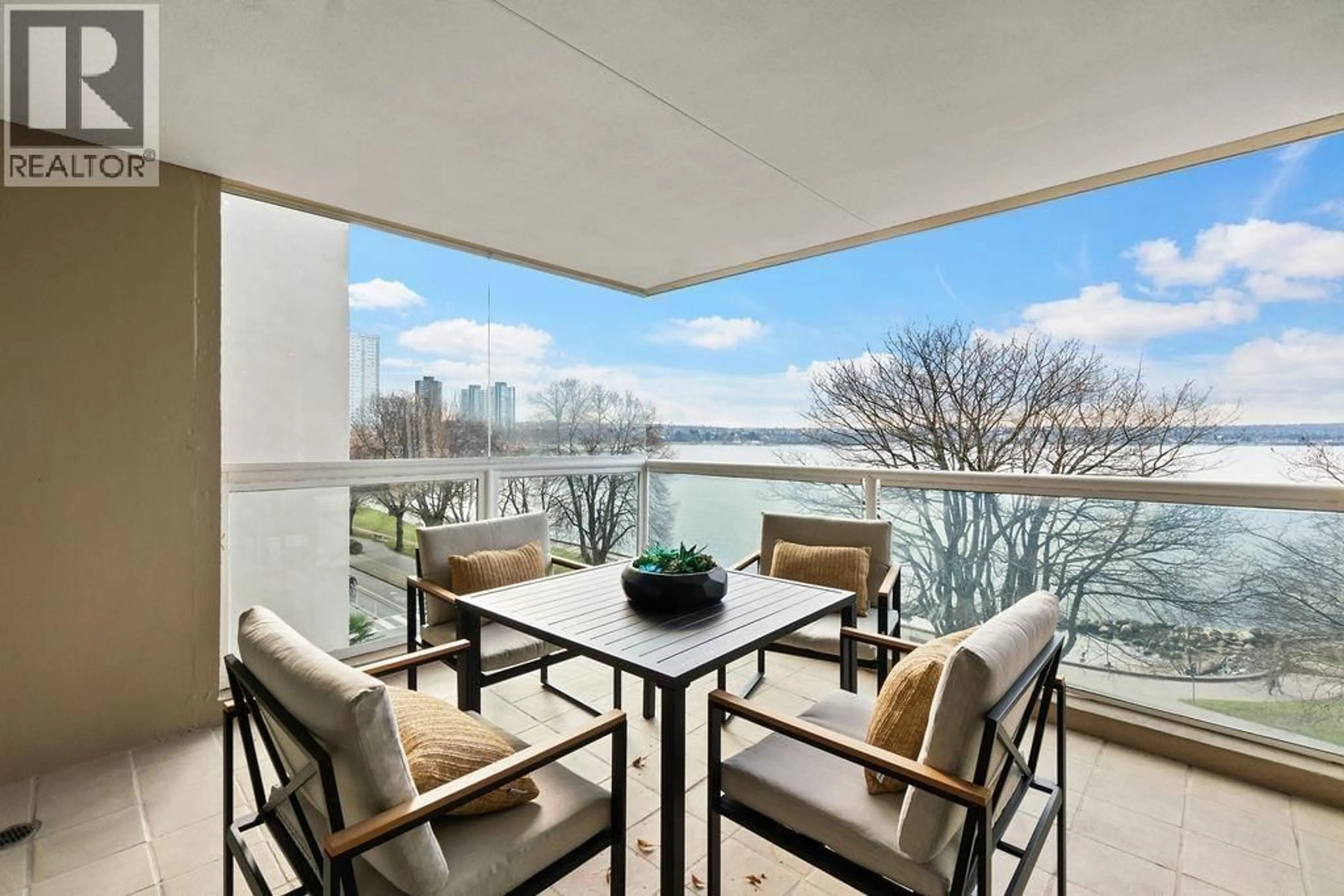 Patio, water/lake/river/ocean view for 401 - 2015 BEACH AVENUE, Vancouver British Columbia V6G1Z3