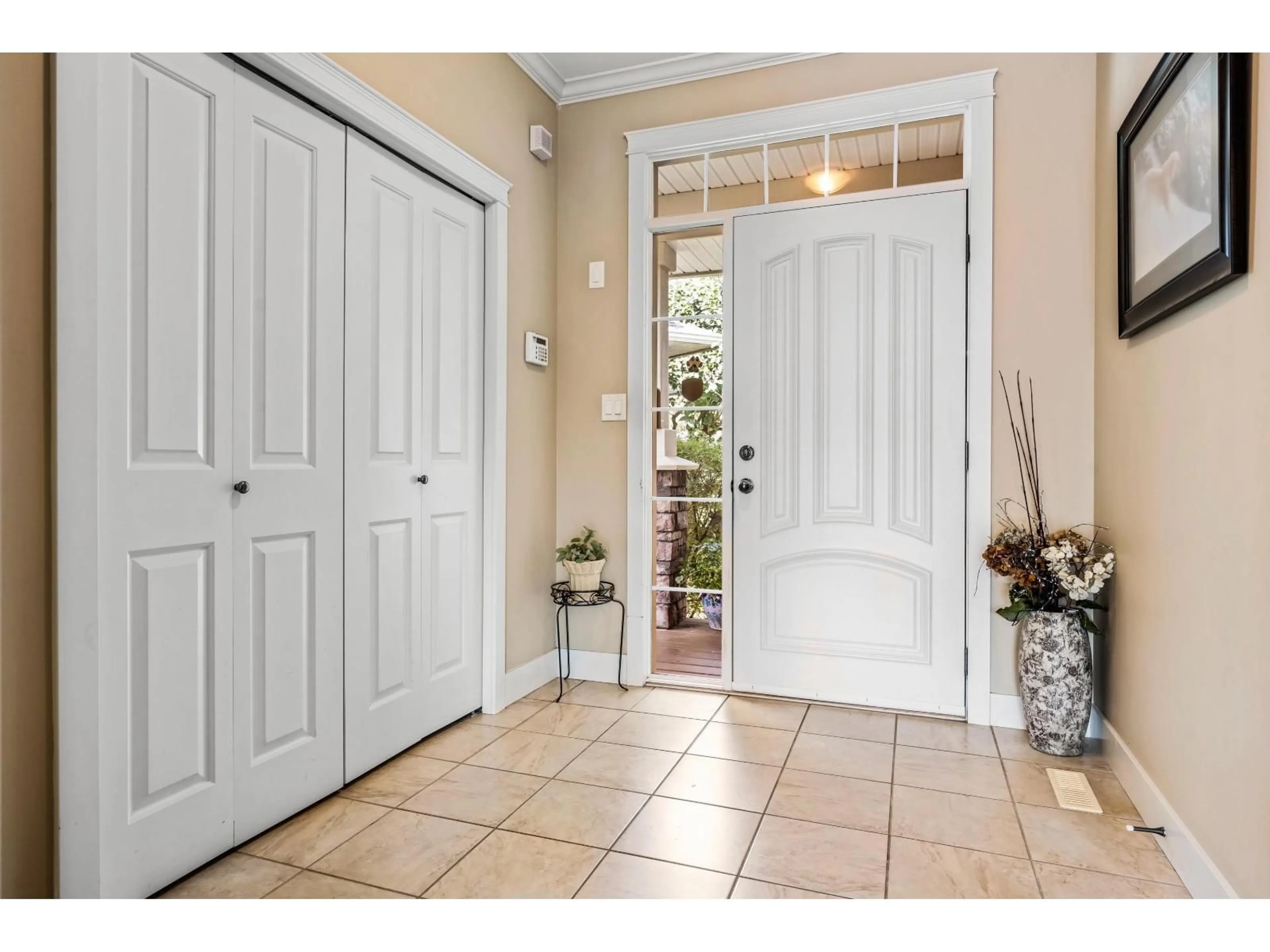 Indoor entryway for 6 - 10113 WILLIAMS ROAD, Chilliwack British Columbia V2P5H3