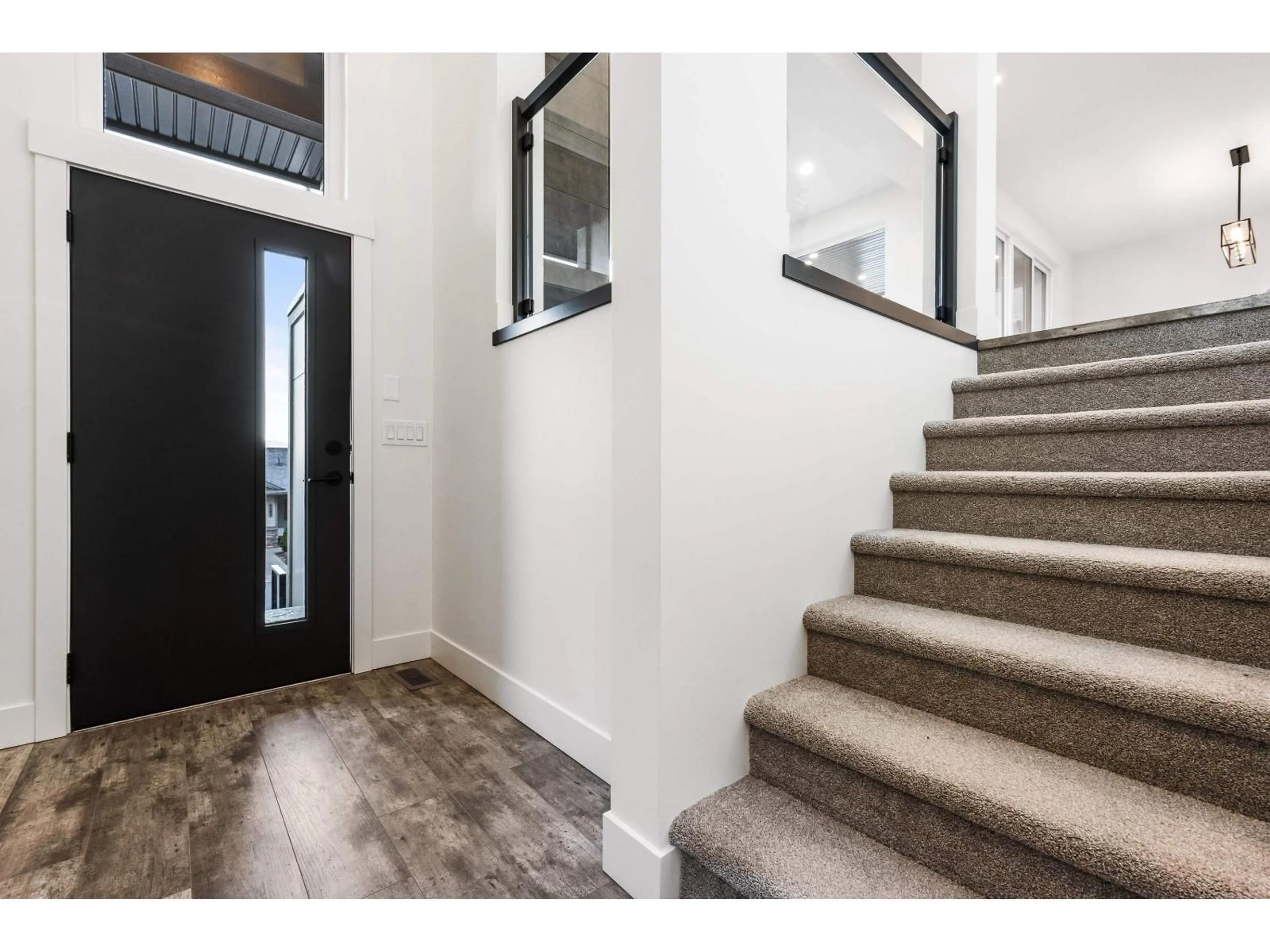 Indoor entryway for 5504 MACLACHLAN PLACE, Chilliwack British Columbia V2R0P3