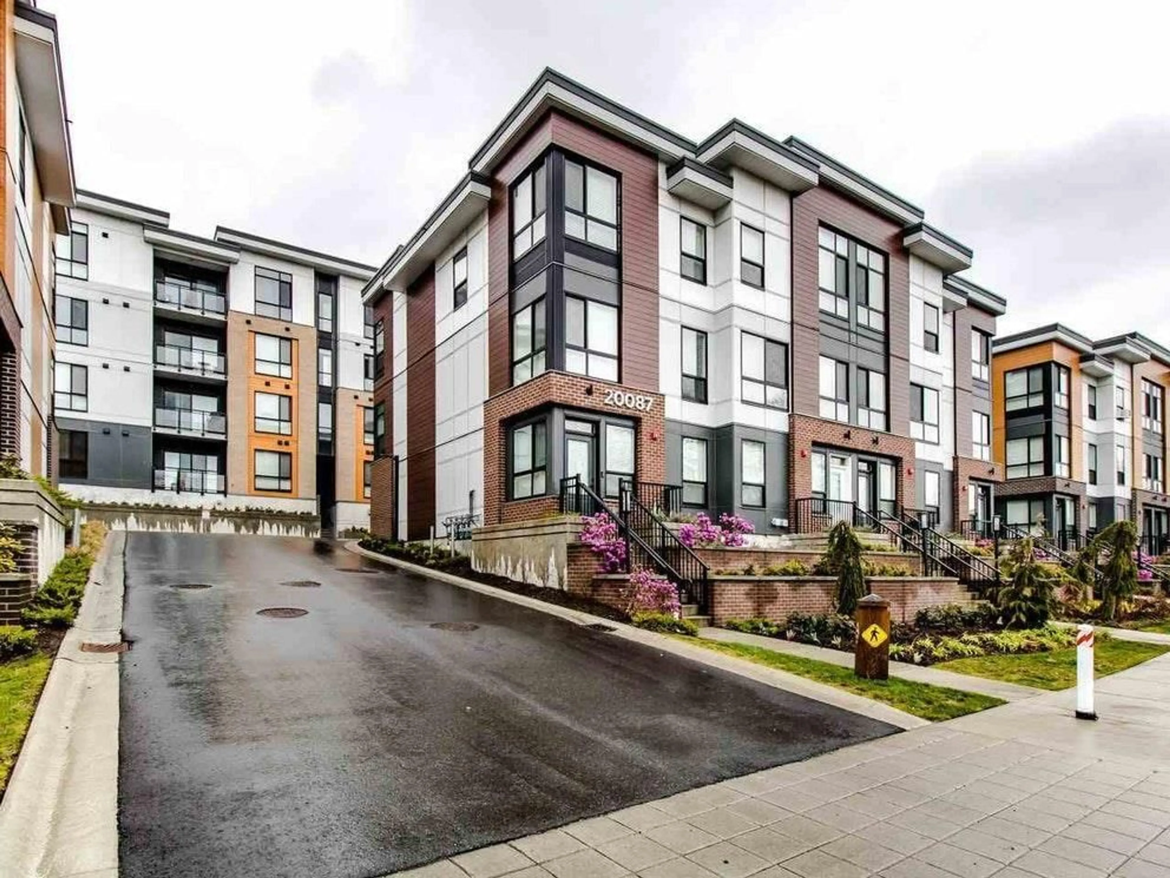 Unknown for B203 - 20087 68 AVENUE, Langley British Columbia V2Y0Y3