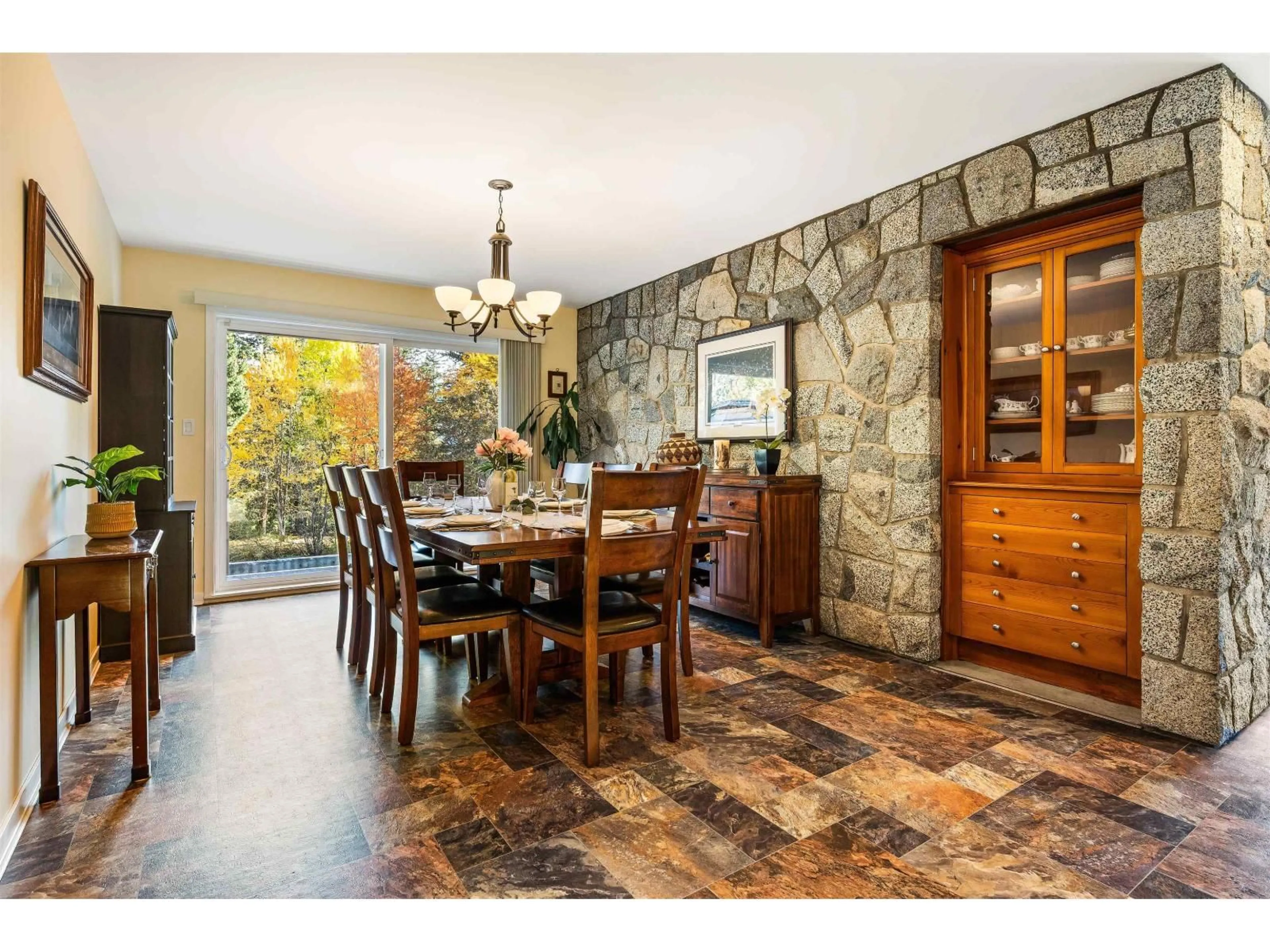 Dining room, ceramic/tile floor for 4658 BRUCE ROAD, Chilliwack British Columbia V4Z1K1