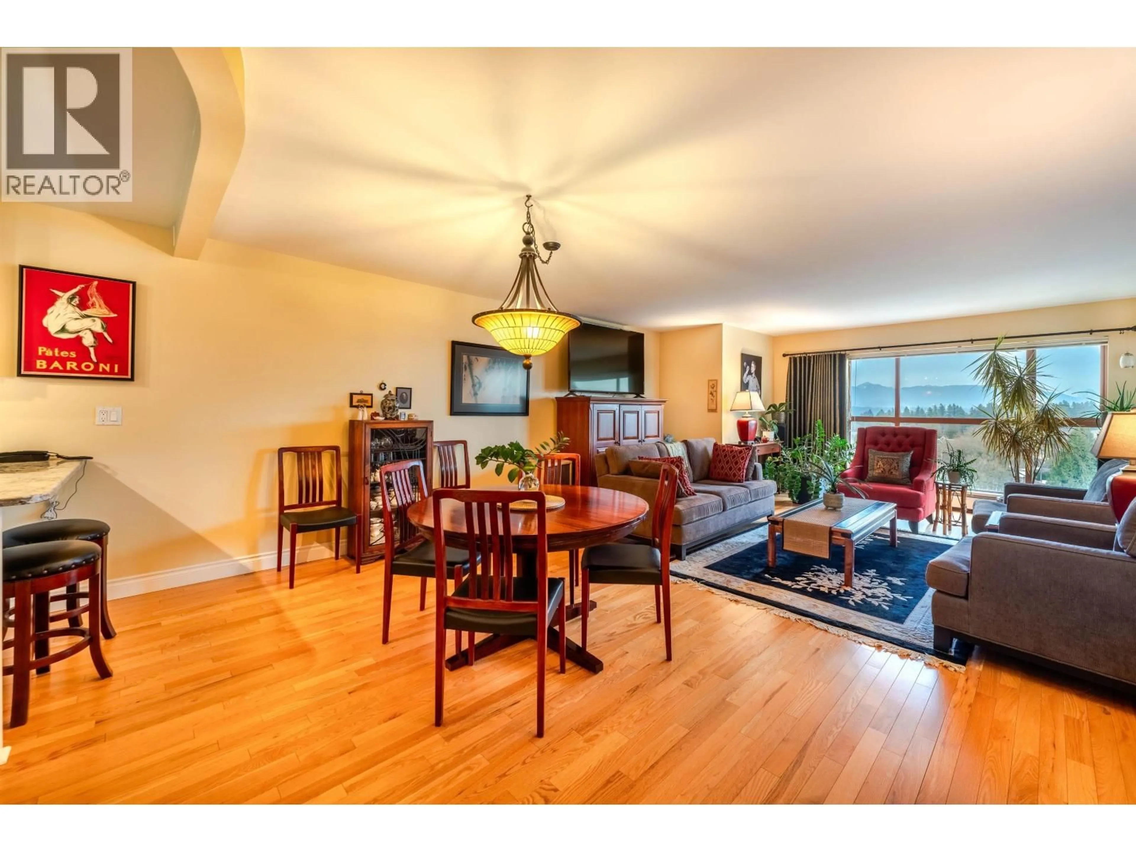 Living room with furniture, wood/laminate floor for 1606 - 612 FIFTH AVENUE, New Westminster British Columbia V3M1X5