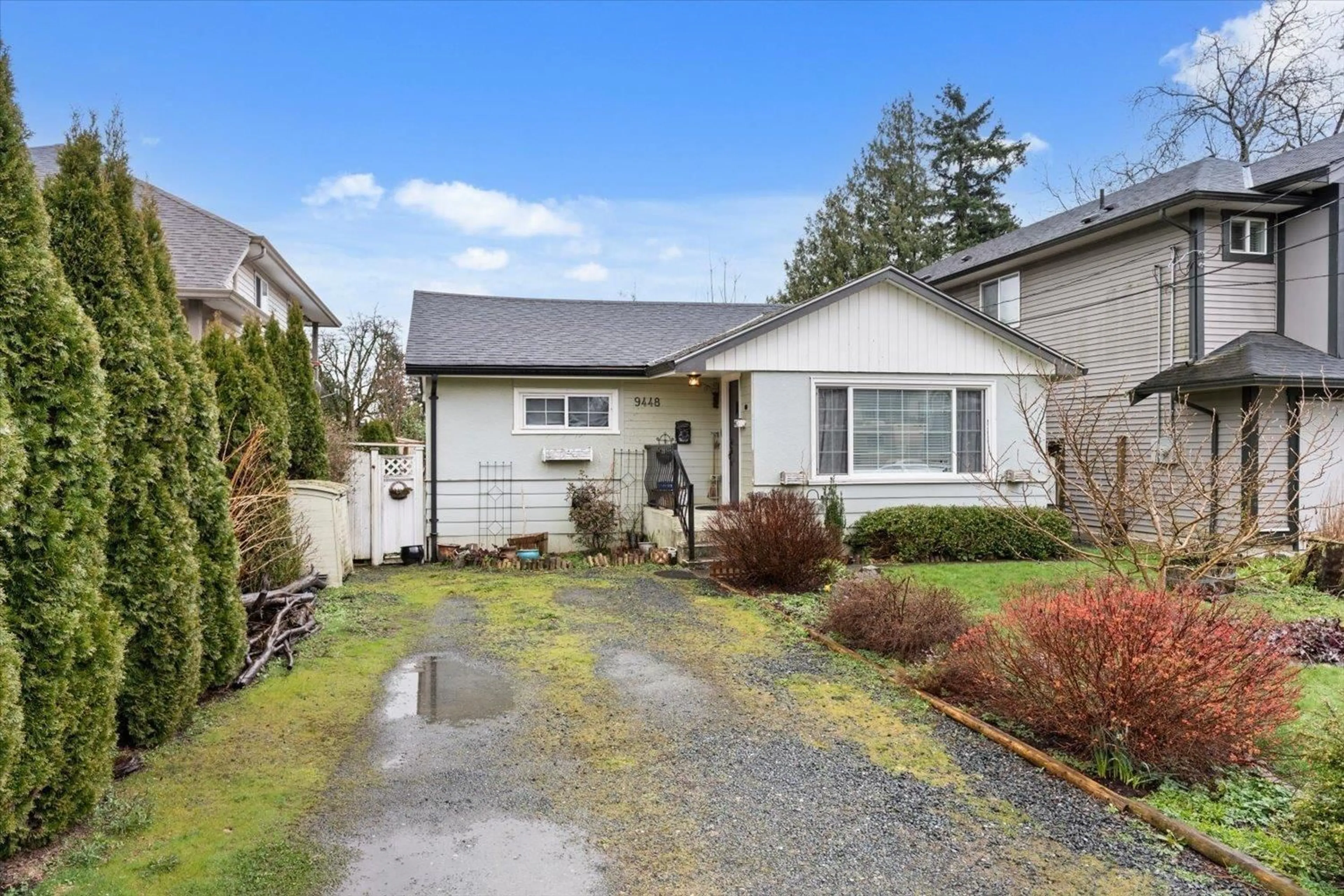 Home with vinyl exterior material, street for 9448 COOTE STREET, Chilliwack British Columbia V2P6B5