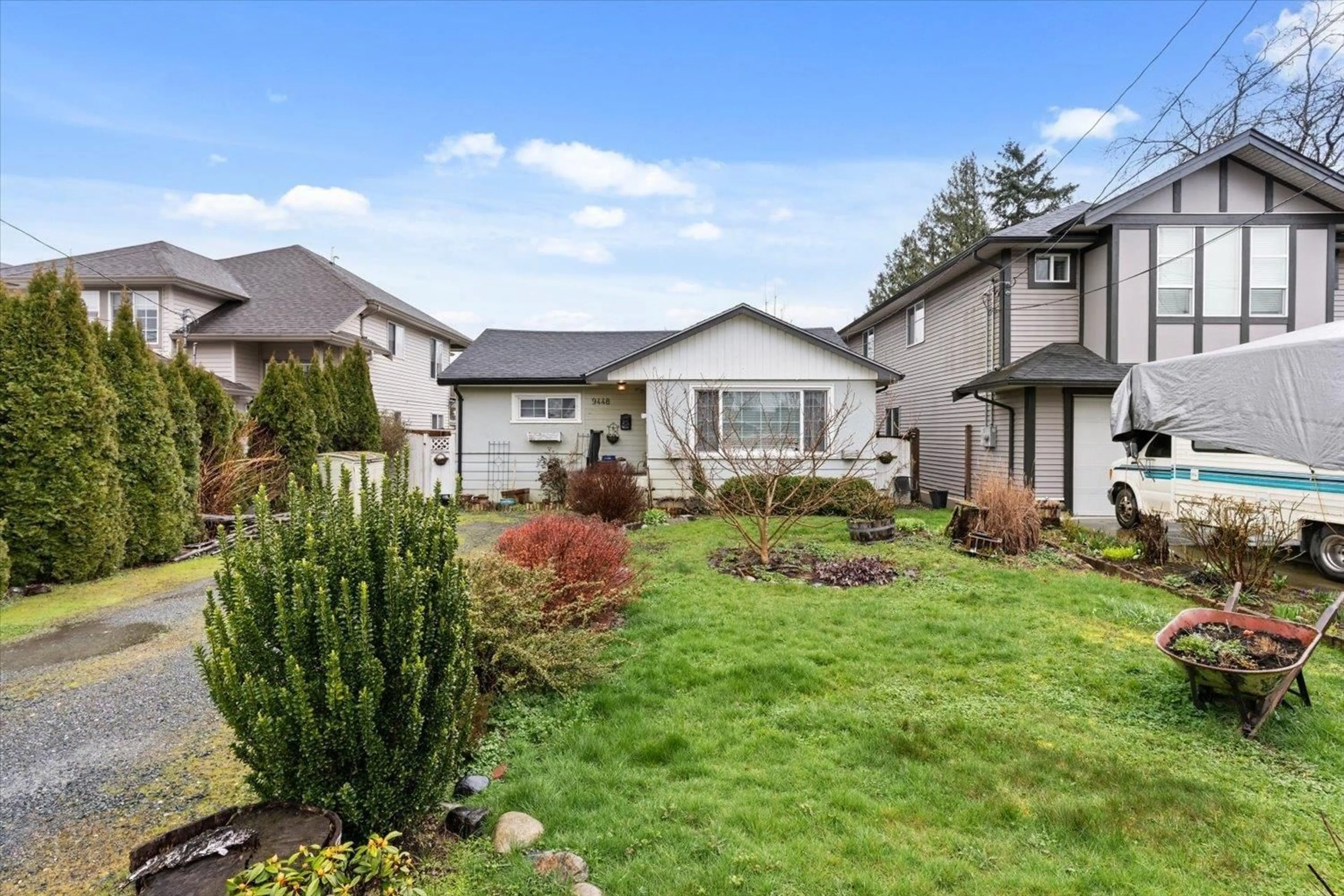 Home with vinyl exterior material, street for 9448 COOTE STREET, Chilliwack British Columbia V2P6B5