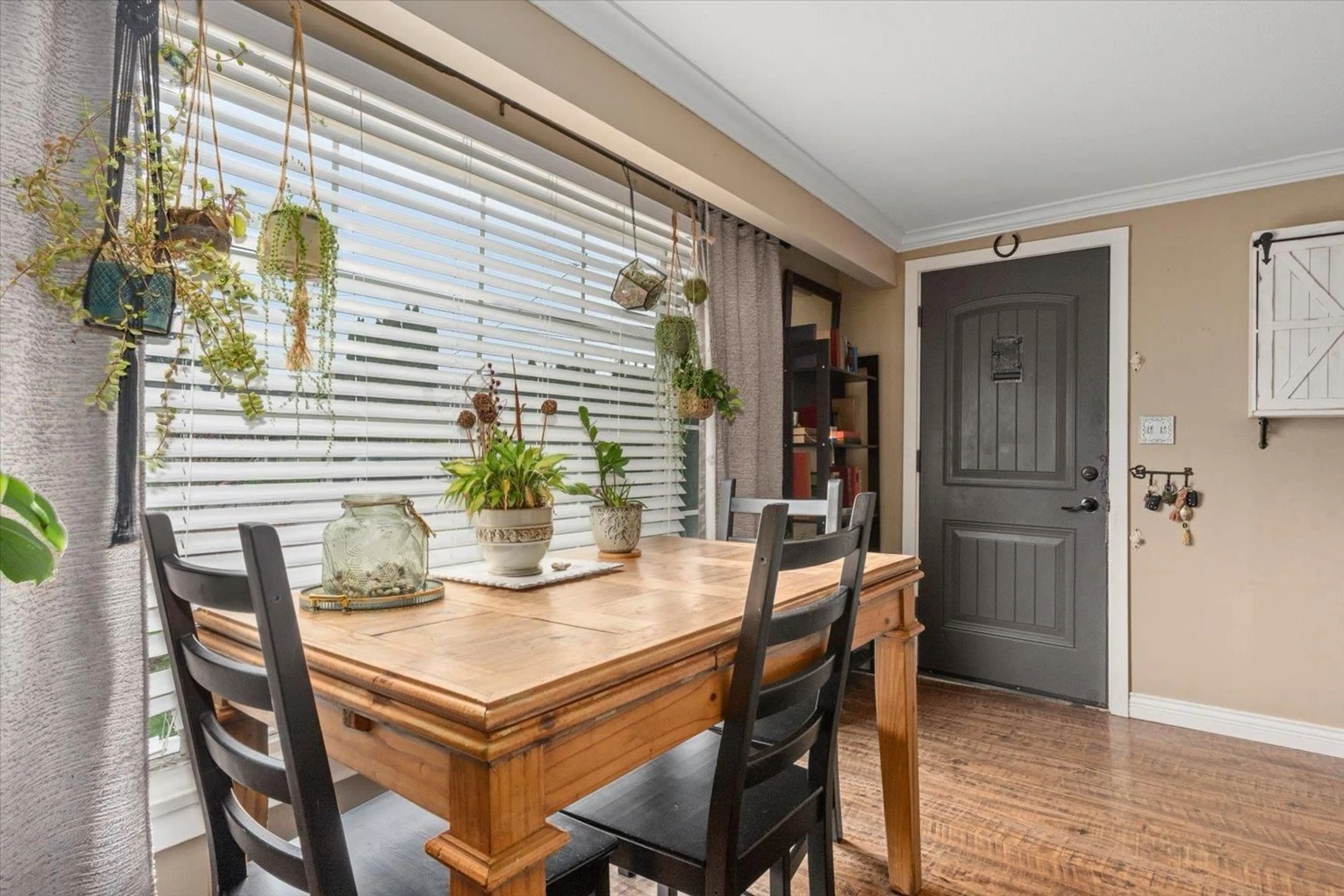 Dining room, unknown for 9448 COOTE STREET, Chilliwack British Columbia V2P6B5