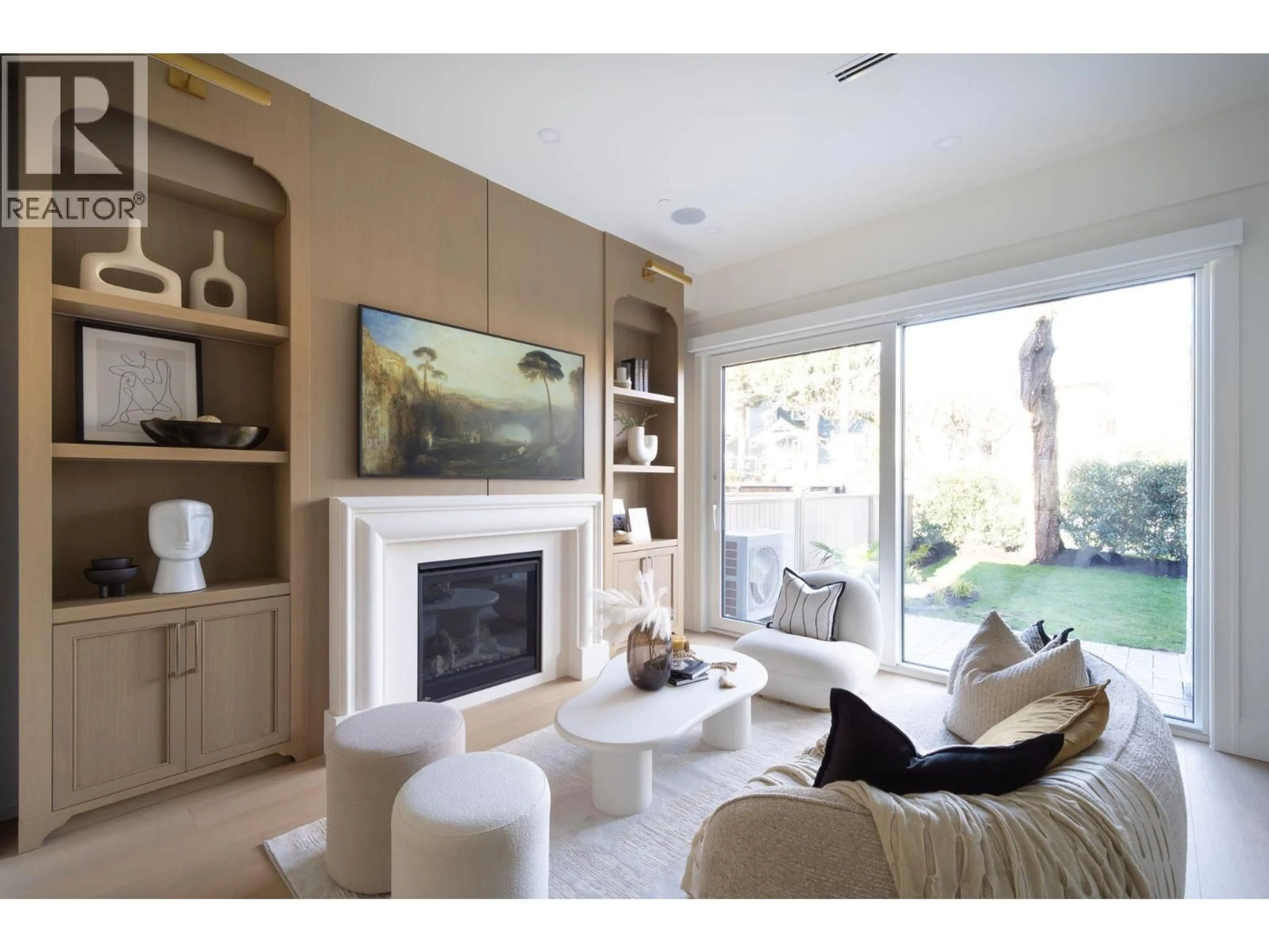 Living room with furniture, unknown for 1 - 864 16TH AVENUE, Vancouver British Columbia V5T2V6