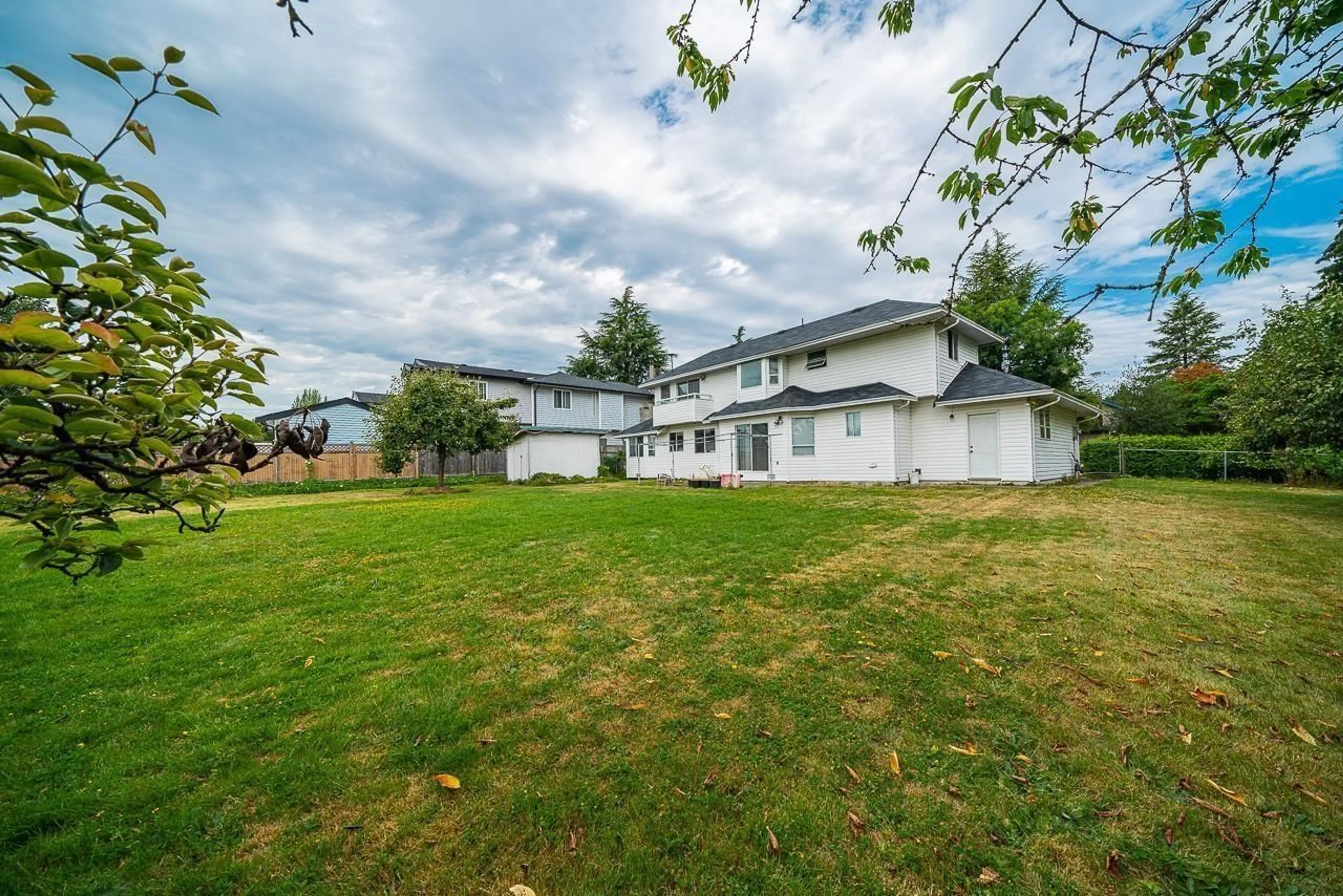 A pic from outside/outdoor area/front of a property/back of a property/a pic from drone, unknown for 13346 92 AVENUE, Surrey British Columbia V3V7S9