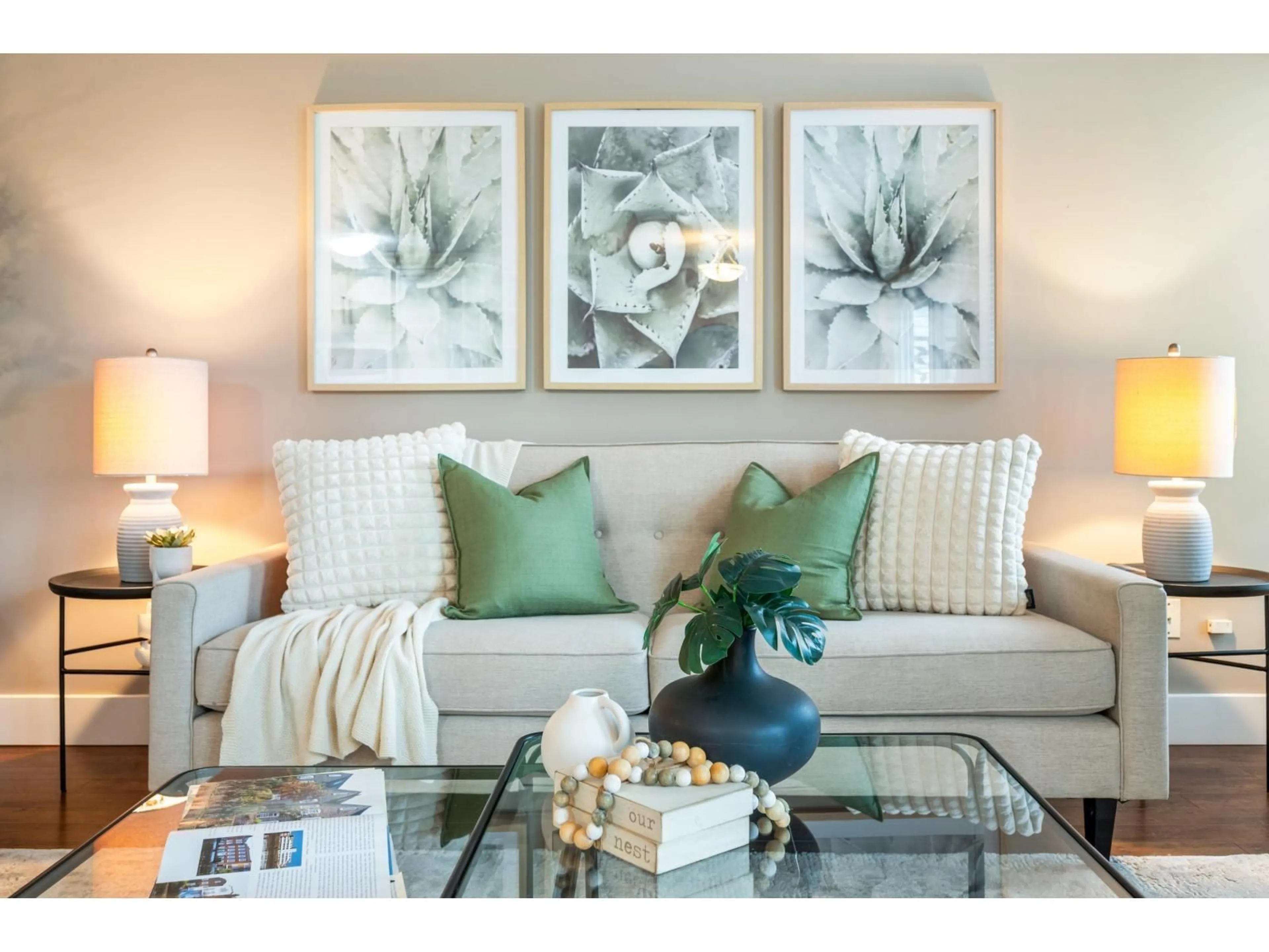 Living room with furniture, unknown for 250 DAVIS CRESCENT, Langley British Columbia V4W3K7