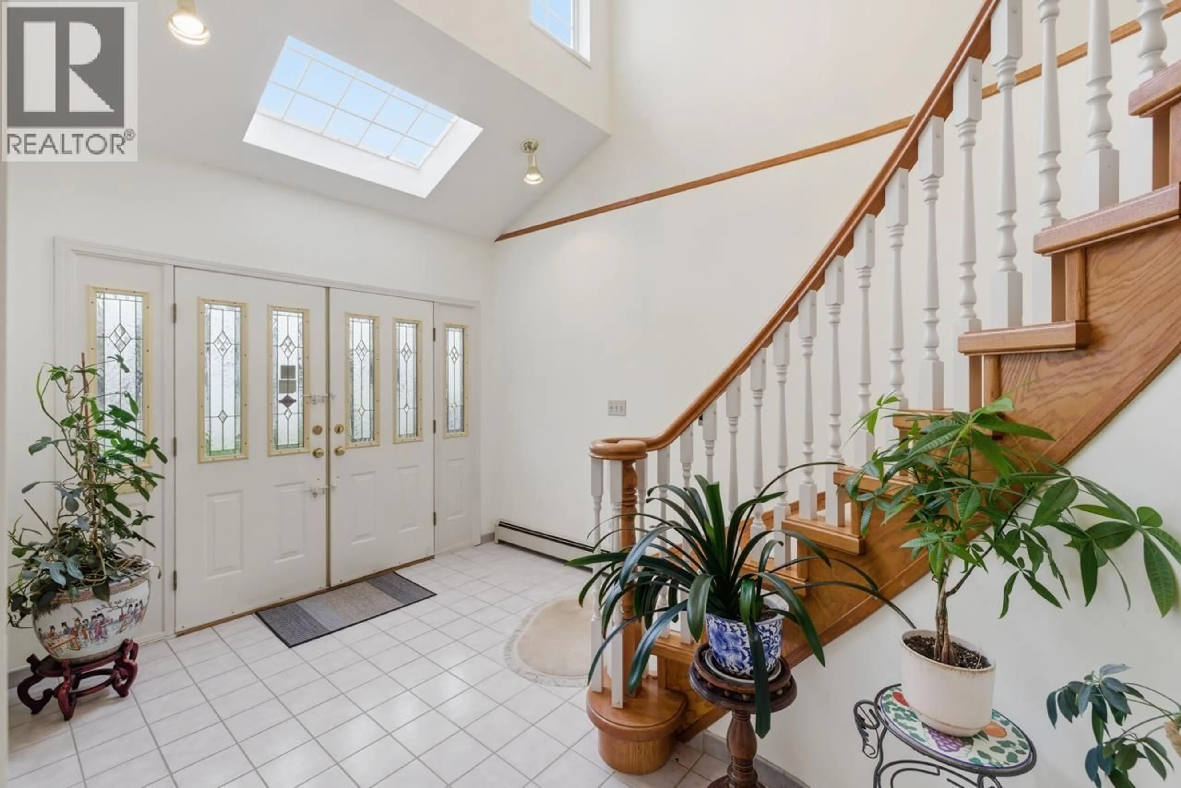 Indoor foyer for 66 47TH AVENUE, Vancouver British Columbia V5W2A5