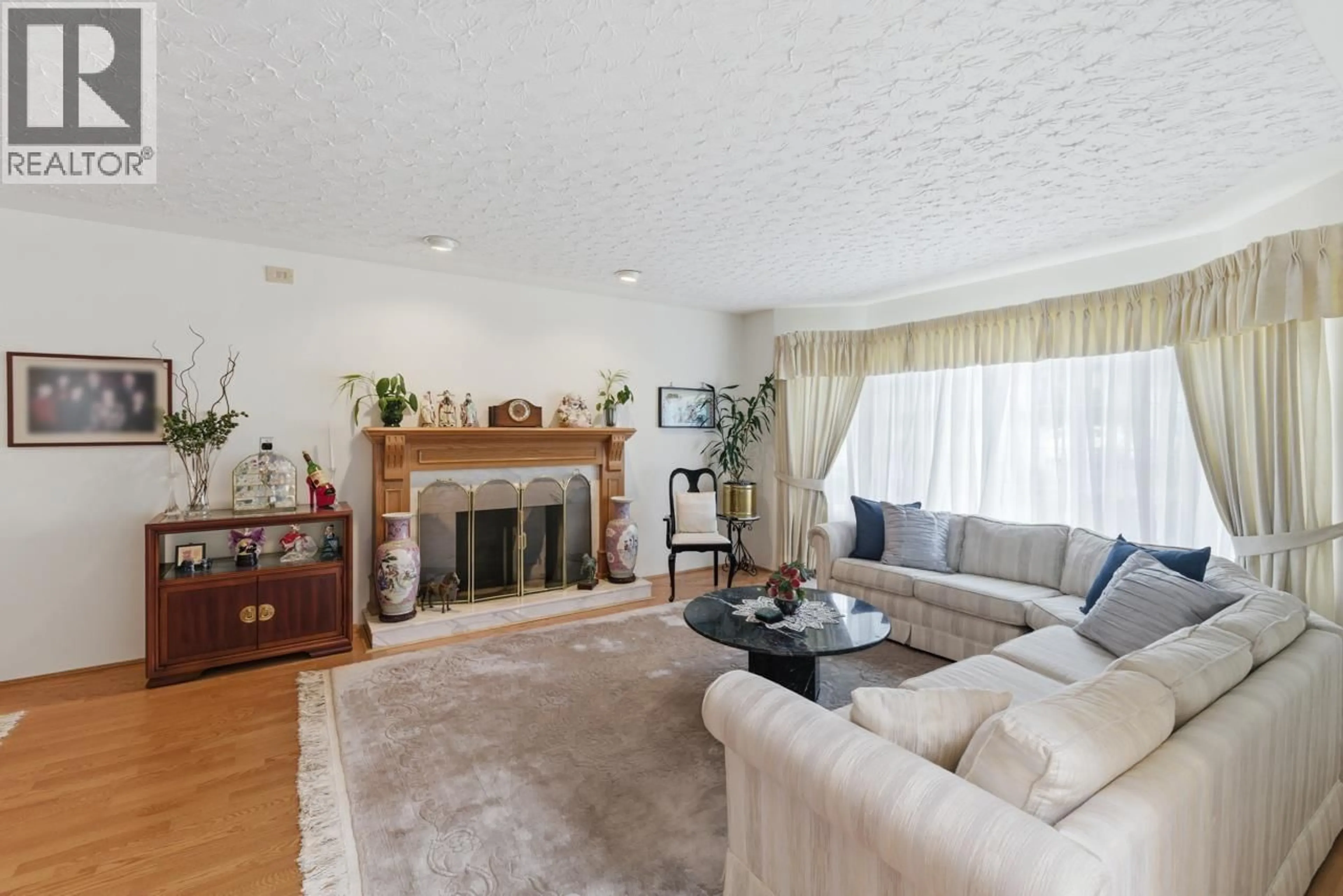 Living room with furniture, unknown for 66 47TH AVENUE, Vancouver British Columbia V5W2A5