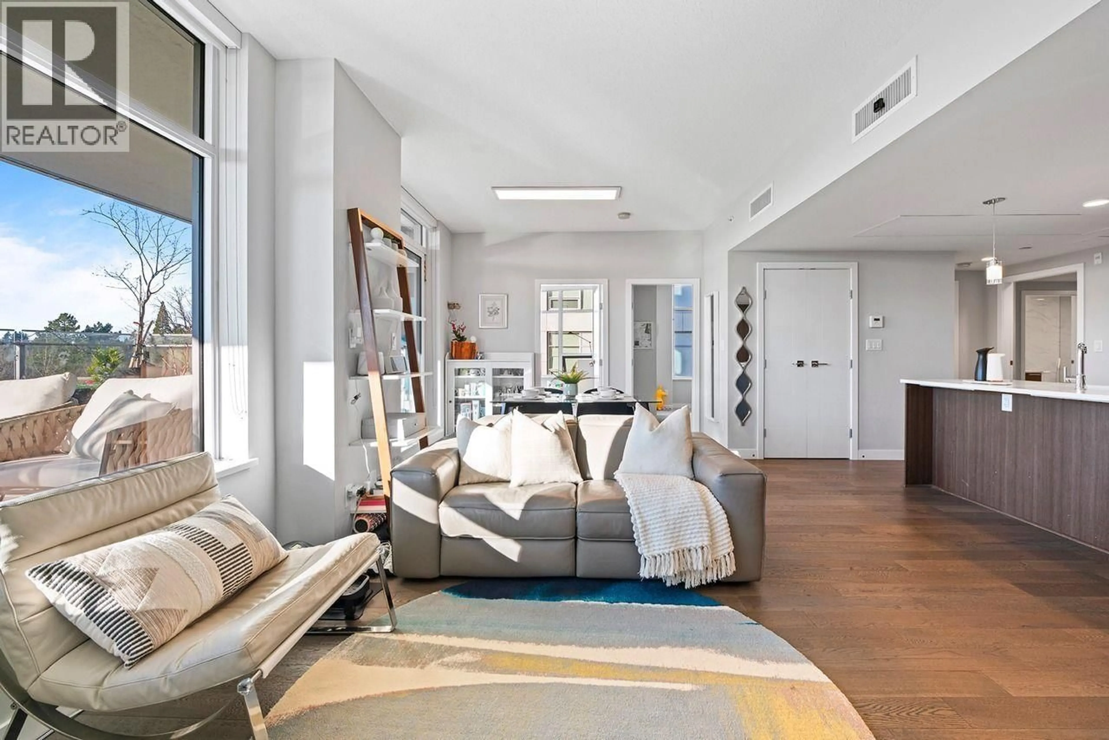 Living room with furniture, unknown for 401 - 5033 CAMBIE STREET, Vancouver British Columbia V5Z0H6