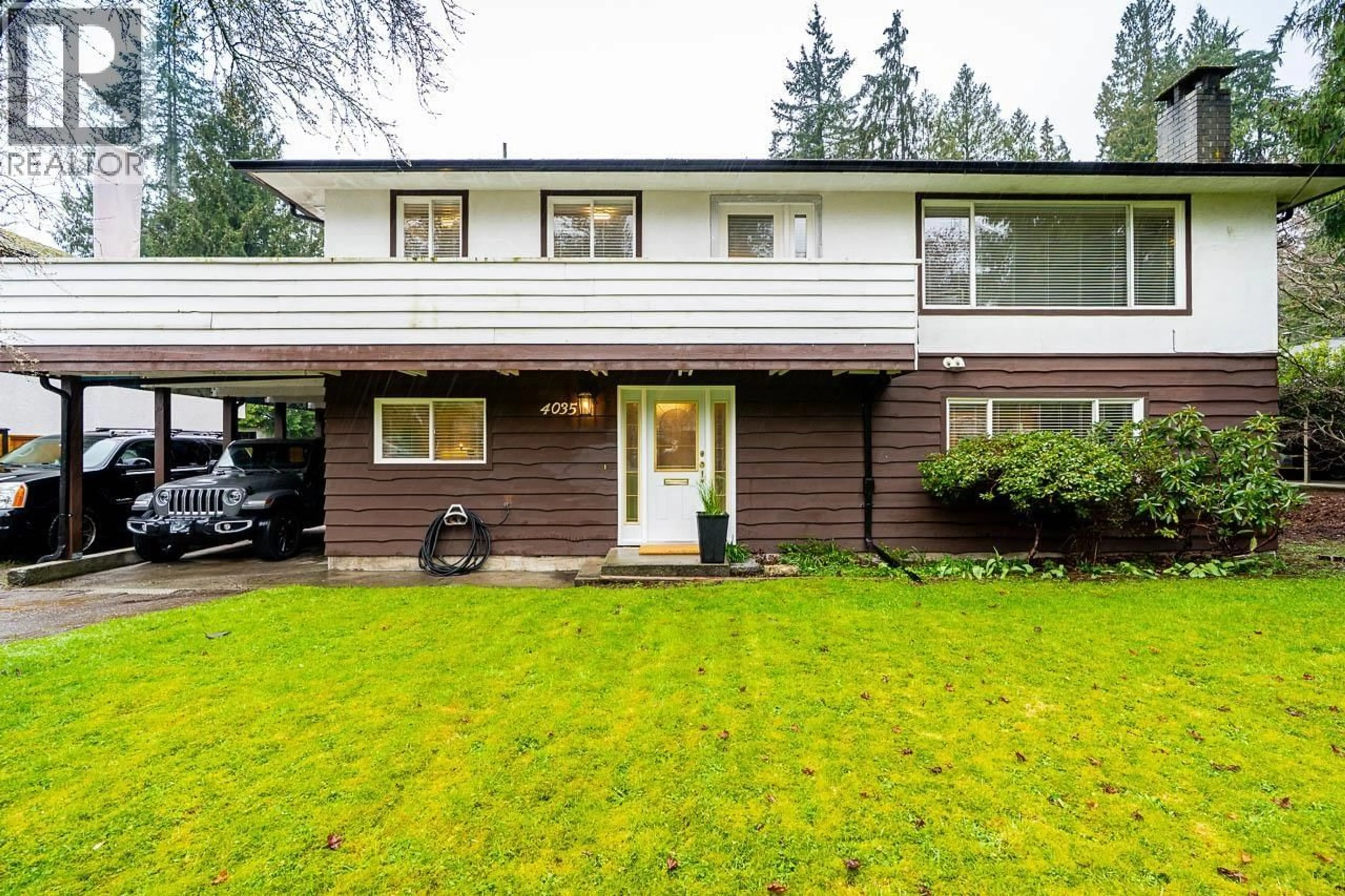 Home with vinyl exterior material, street for 4035 HOSKINS ROAD, North Vancouver British Columbia V7K2P4
