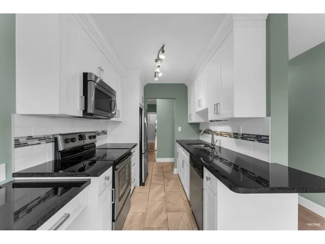 322 - 17707 57A AVENUE, Surrey 2