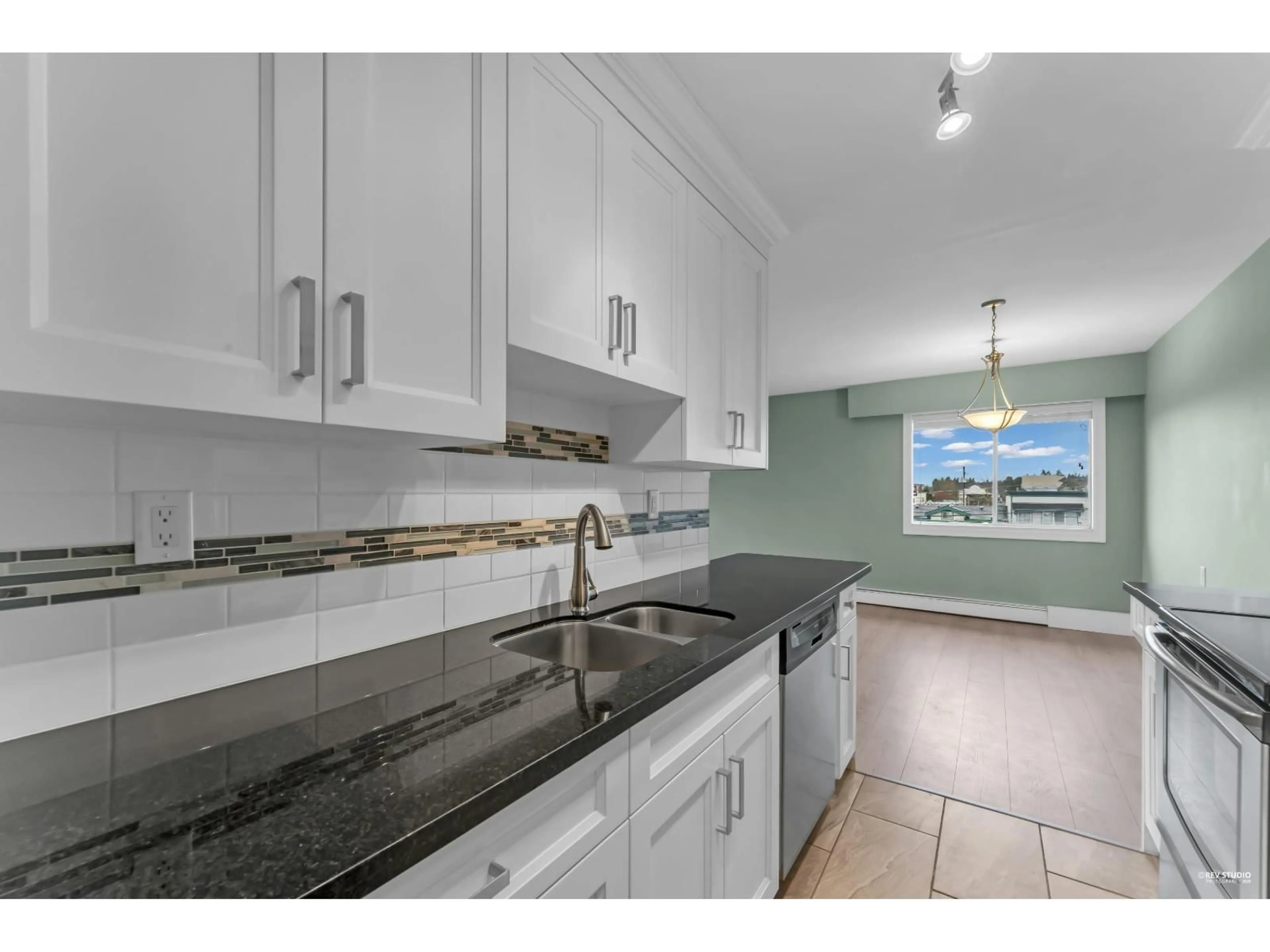 Standard kitchen, ceramic/tile floor for 322 - 17707 57A AVENUE, Surrey British Columbia V3S1J2