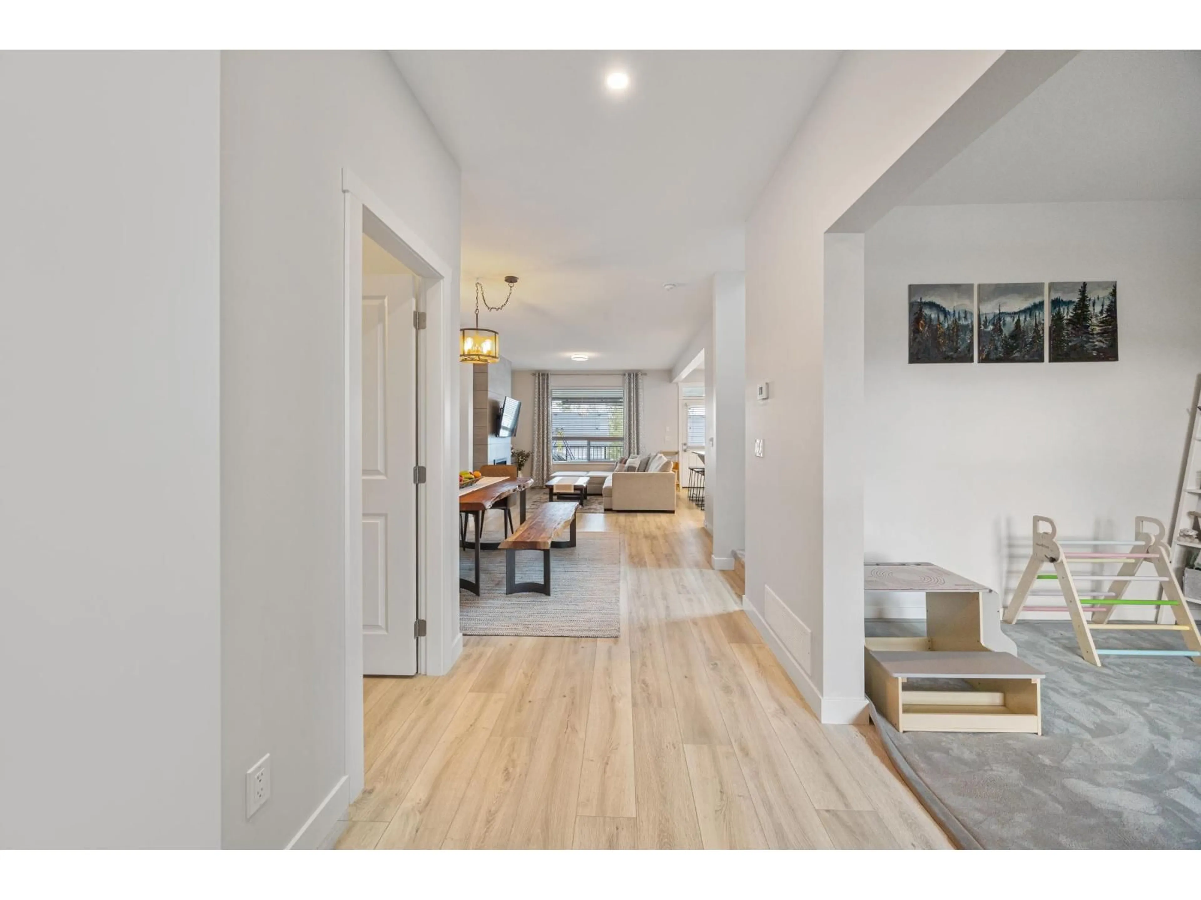 Indoor entryway for 8223 202B STREET, Langley British Columbia V2Y0Z1