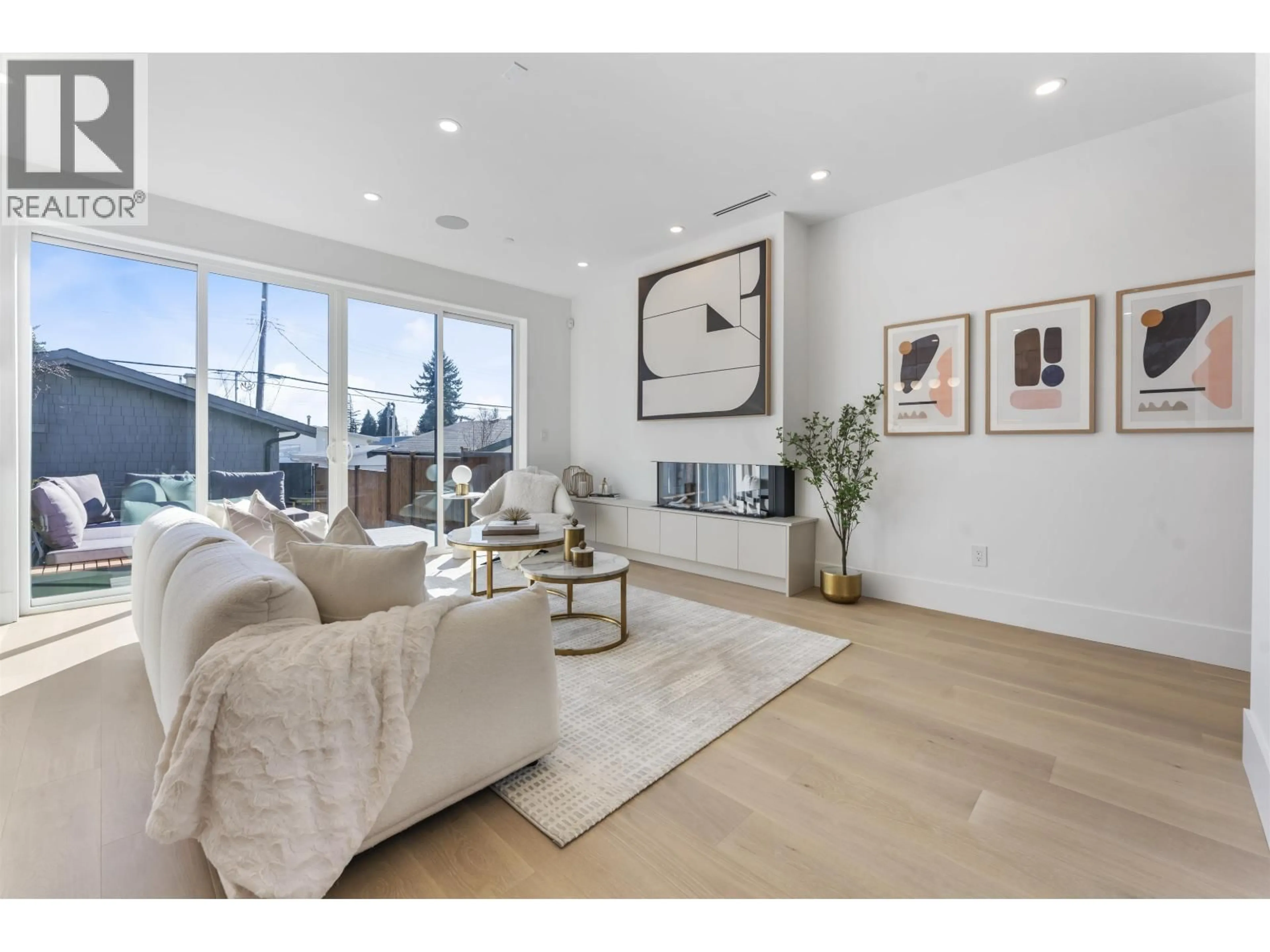 Living room with furniture, unknown for 2 - 2138 48TH AVENUE, Vancouver British Columbia V6M2P5