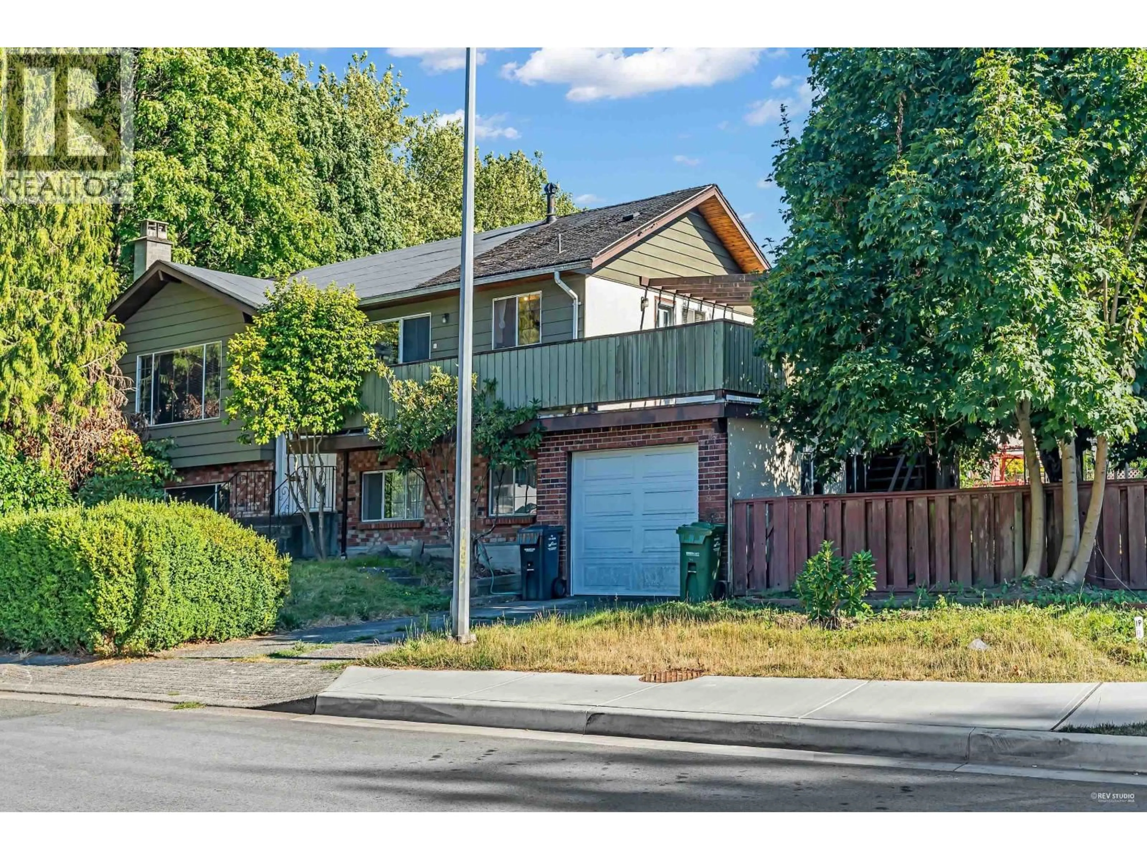 Unknown for 9040 GLENALLAN GATE, Richmond British Columbia V7A1Z3