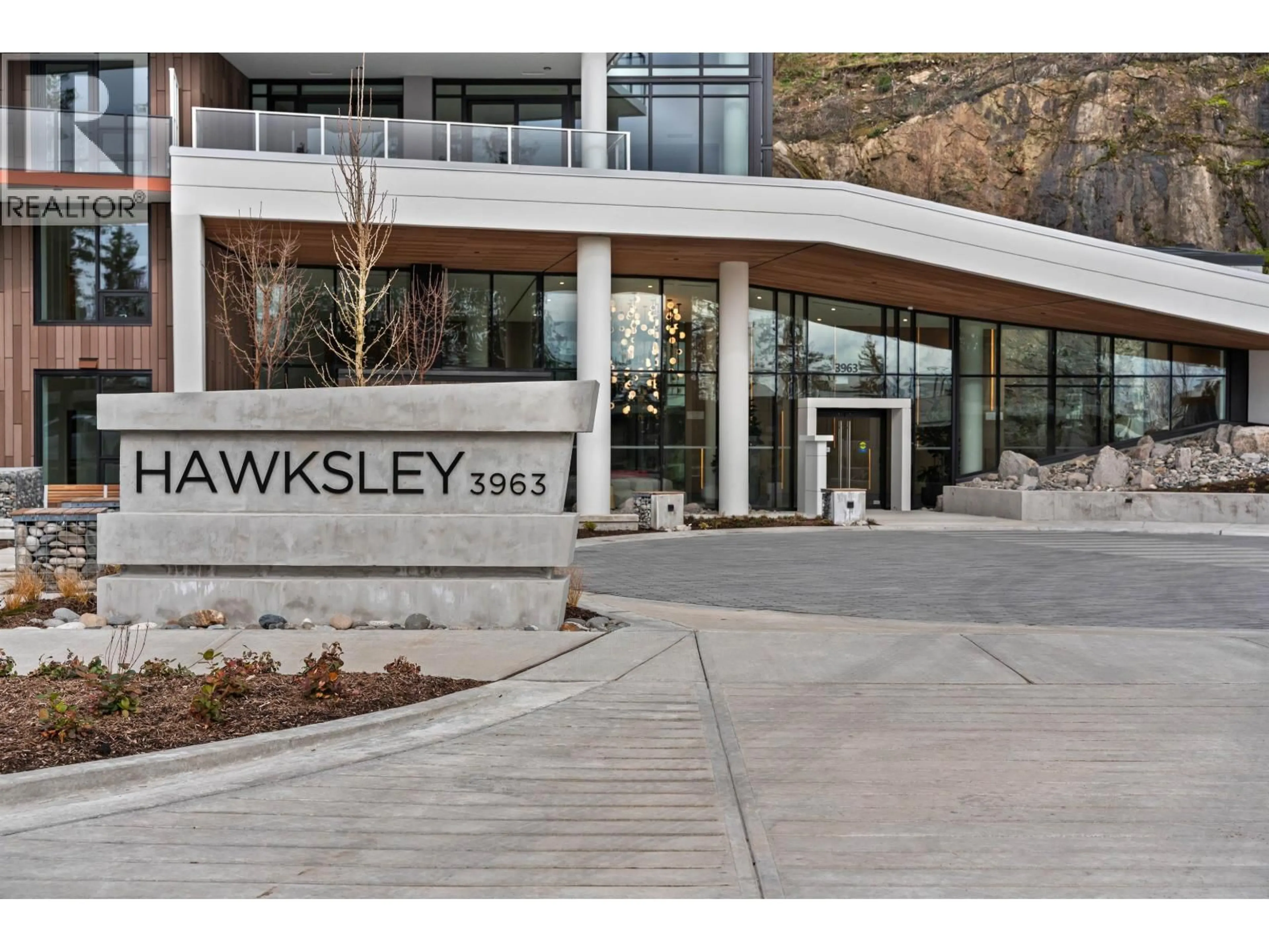 Lobby for 202 - 3963 UPLANDS WAY, West Vancouver British Columbia V7S0B6