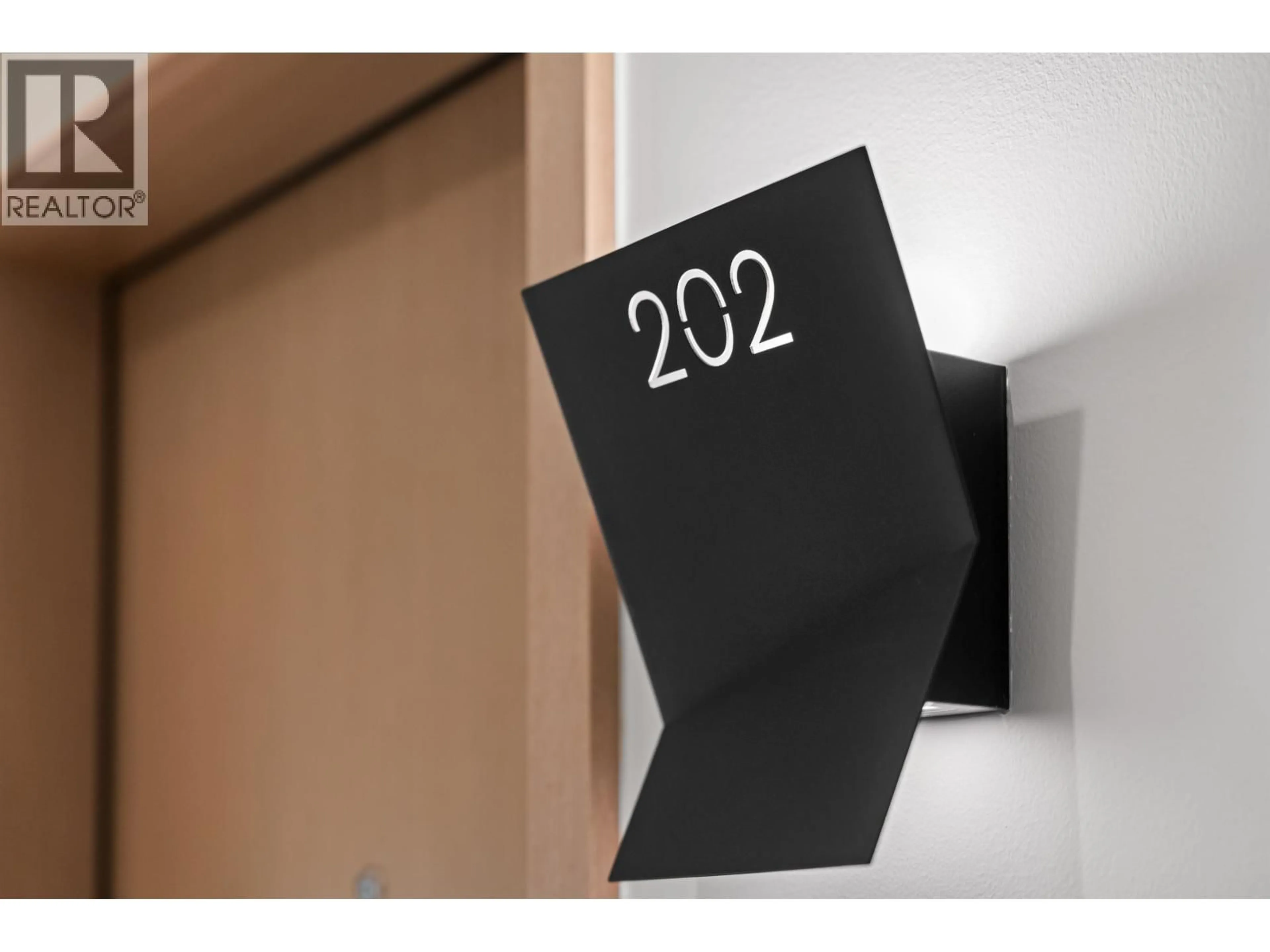 Unknown for 202 - 3963 UPLANDS WAY, West Vancouver British Columbia V7S0B6