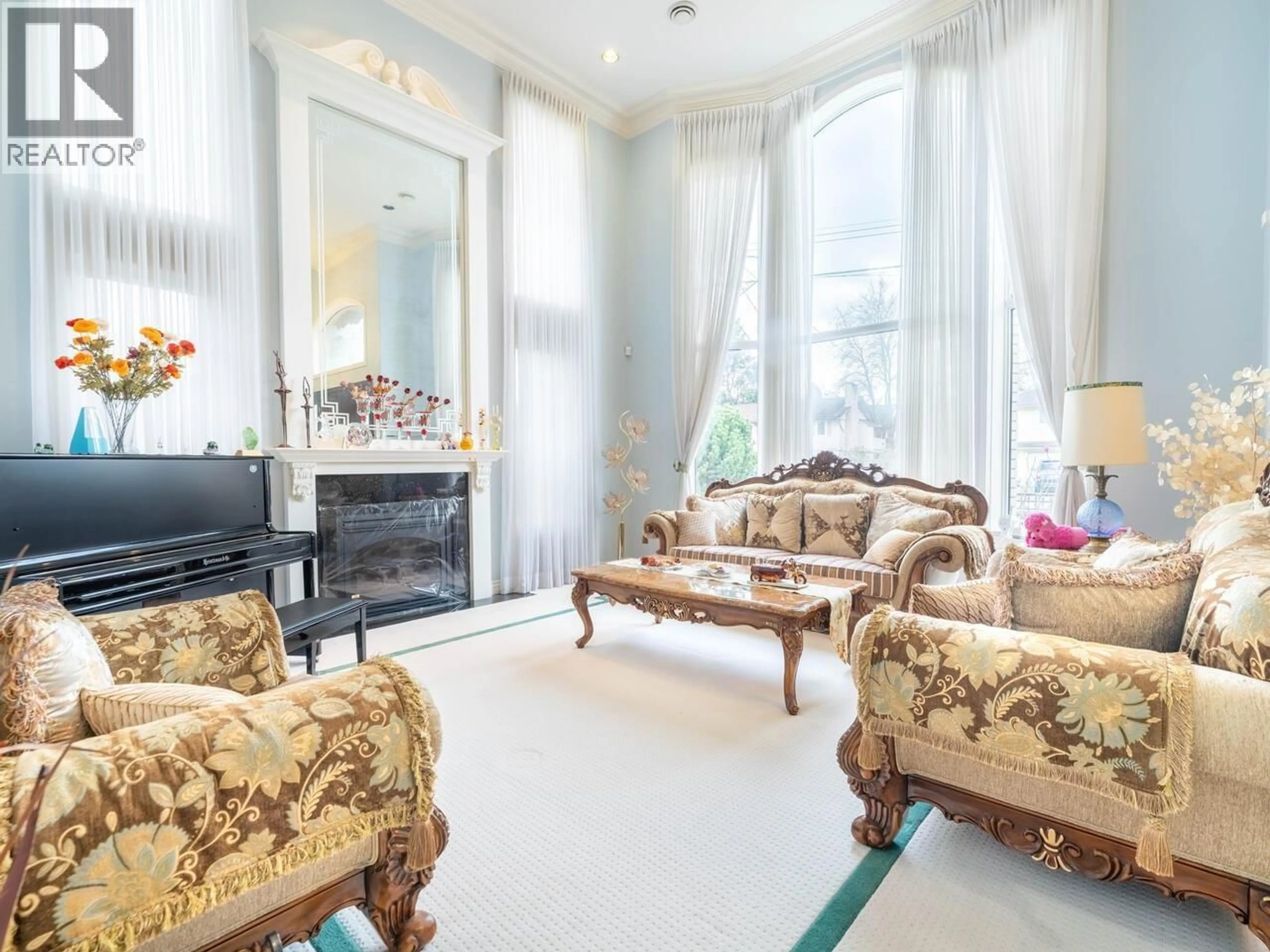 Living room with furniture, unknown for 4251 COLDFALL ROAD, Richmond British Columbia V7C1P7