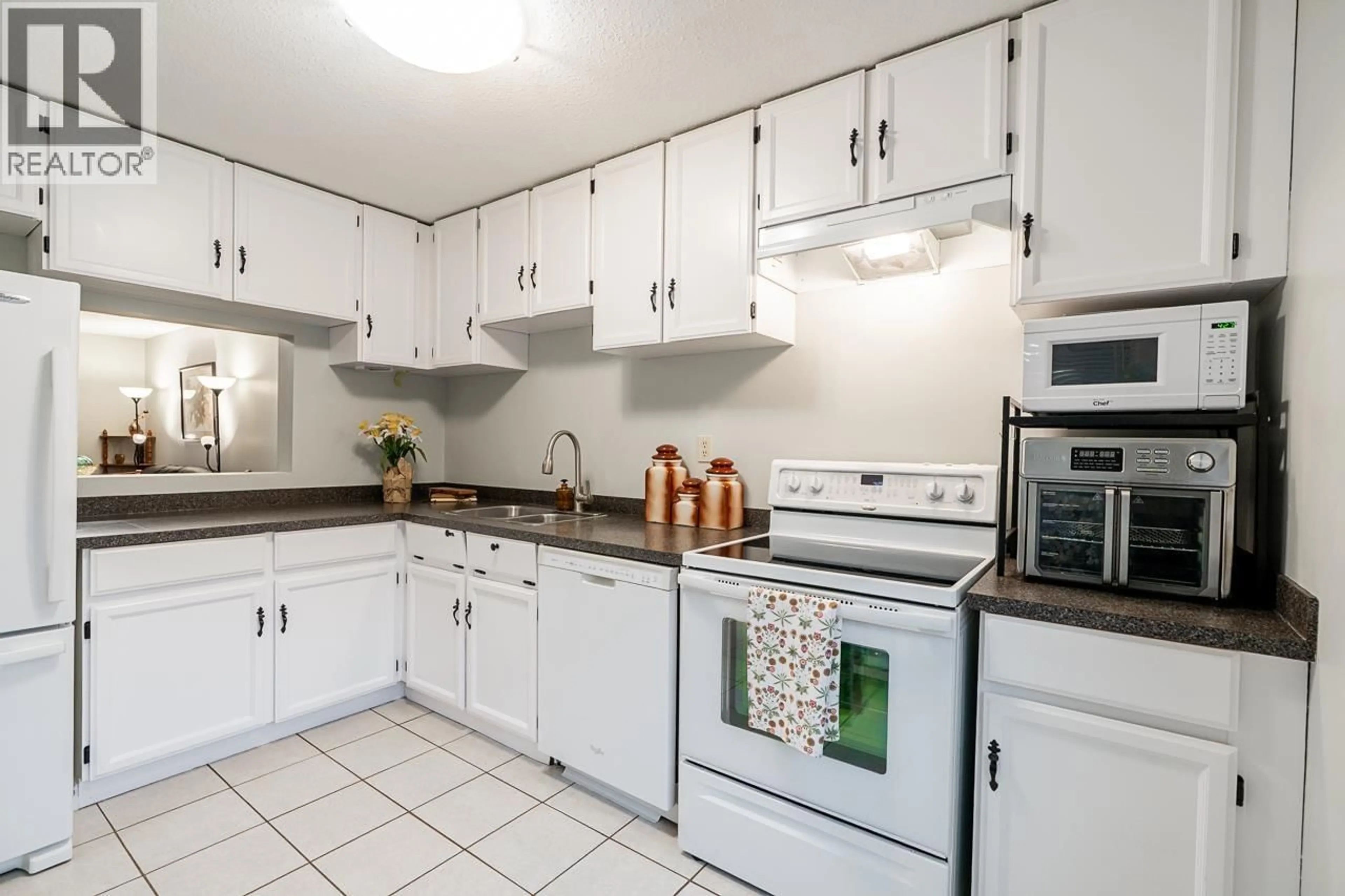 Standard kitchen, ceramic/tile floor for 9 - 3190 TAHSIS AVENUE, Coquitlam British Columbia V3B6C2